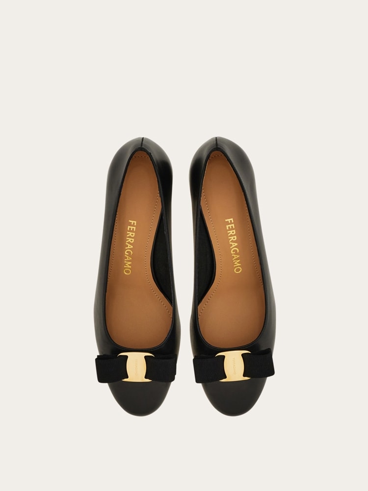 Vara bow block heel pump Gallery image 3