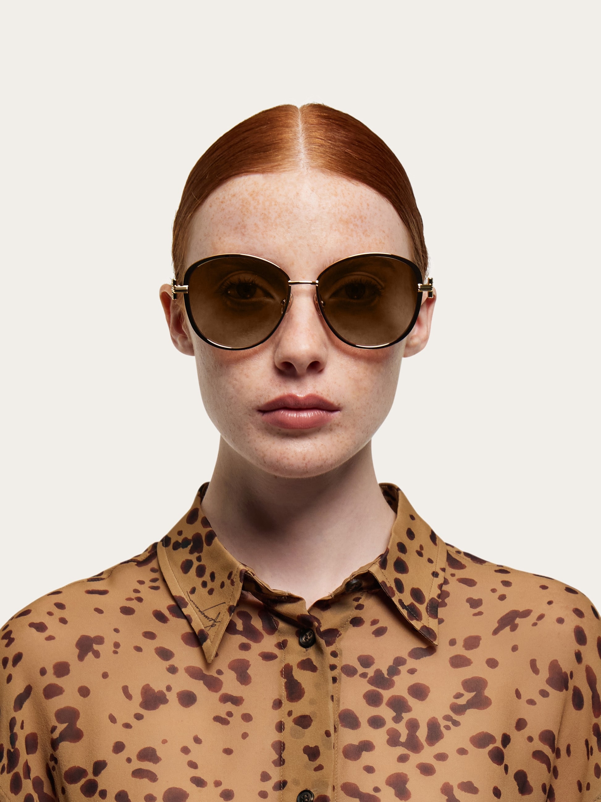 キャットアイフレームサングラス - ウィメンズ | Ferragamo