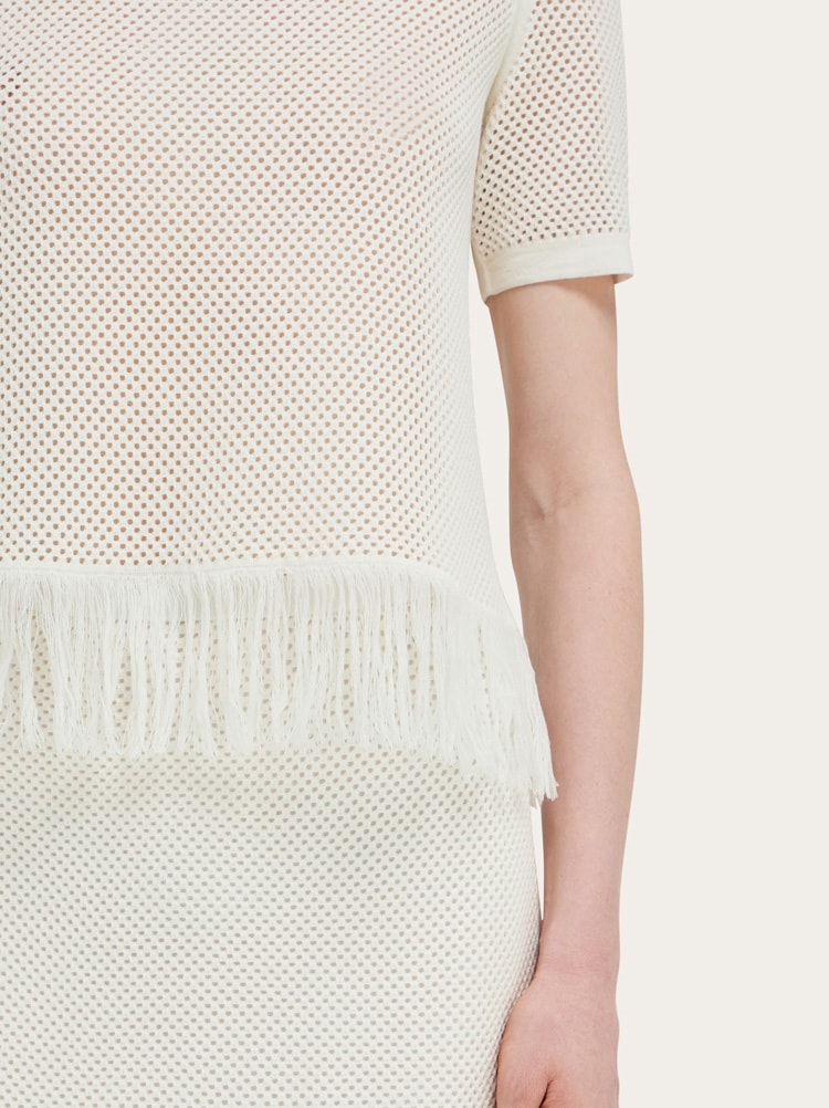 Top de punto con flecos Gallery image 6