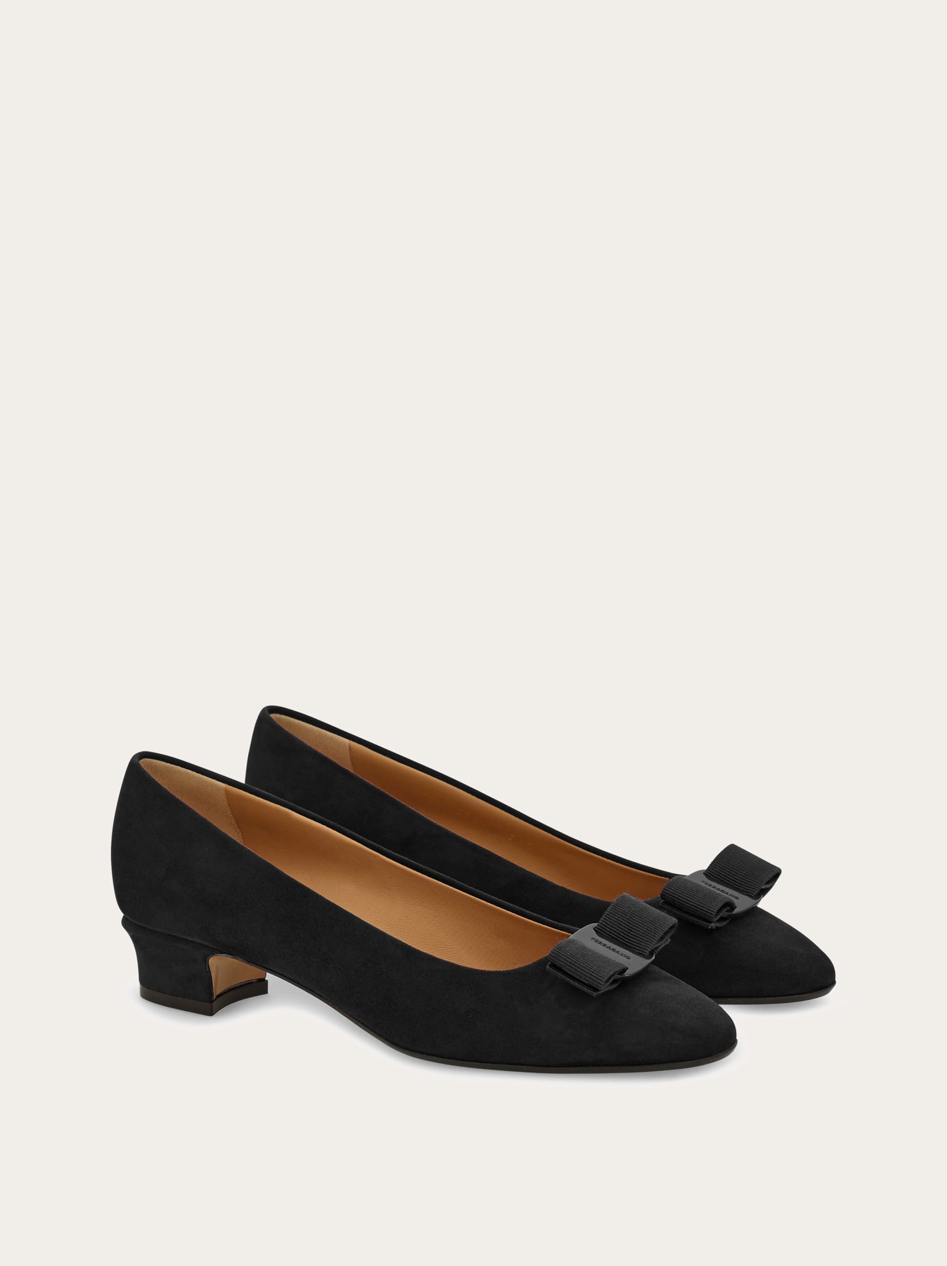 ヴァラ リボン パンプス - ウィメンズ | Ferragamo