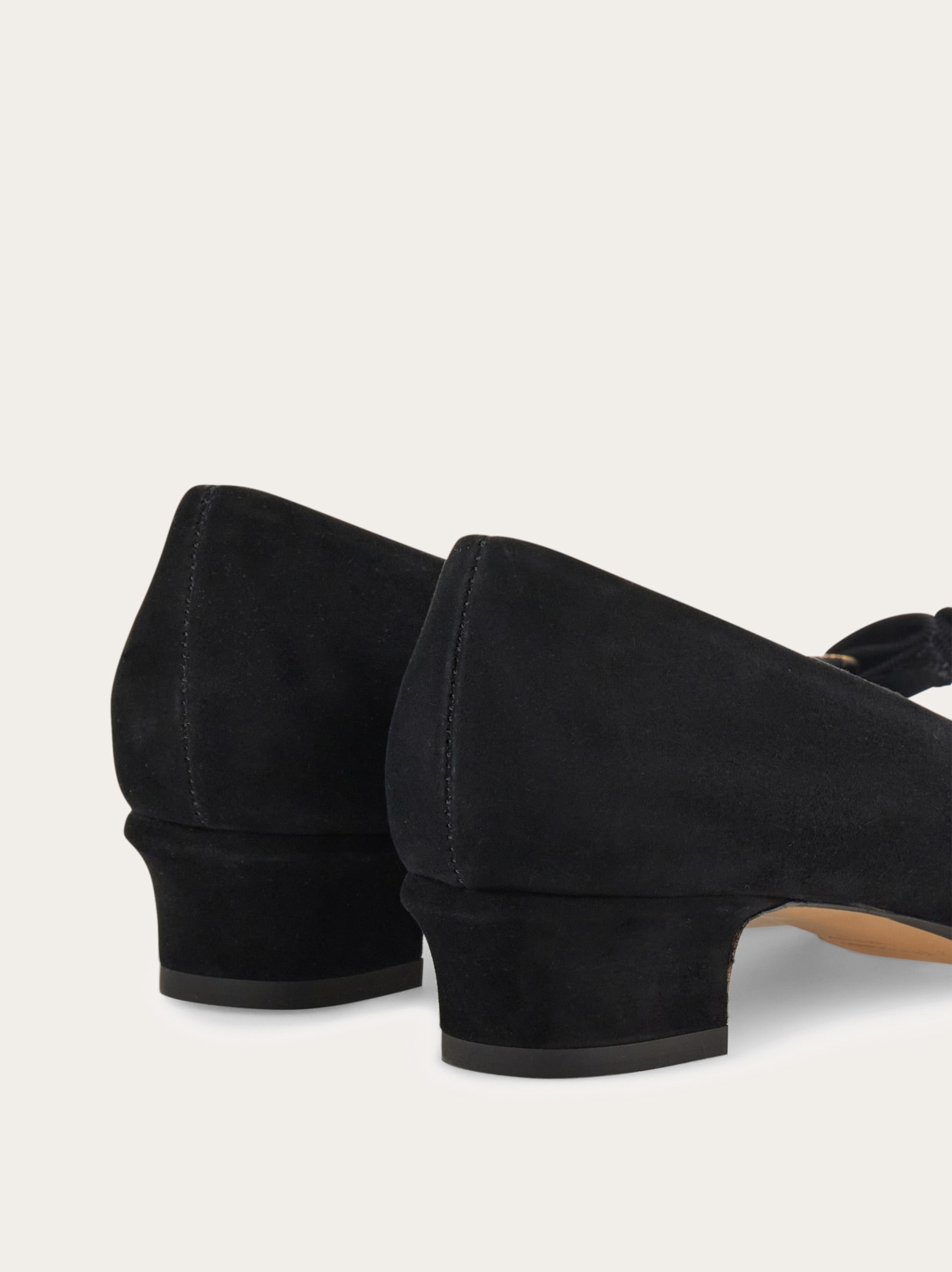 ヴァラ リボン パンプス - ウィメンズ | Ferragamo