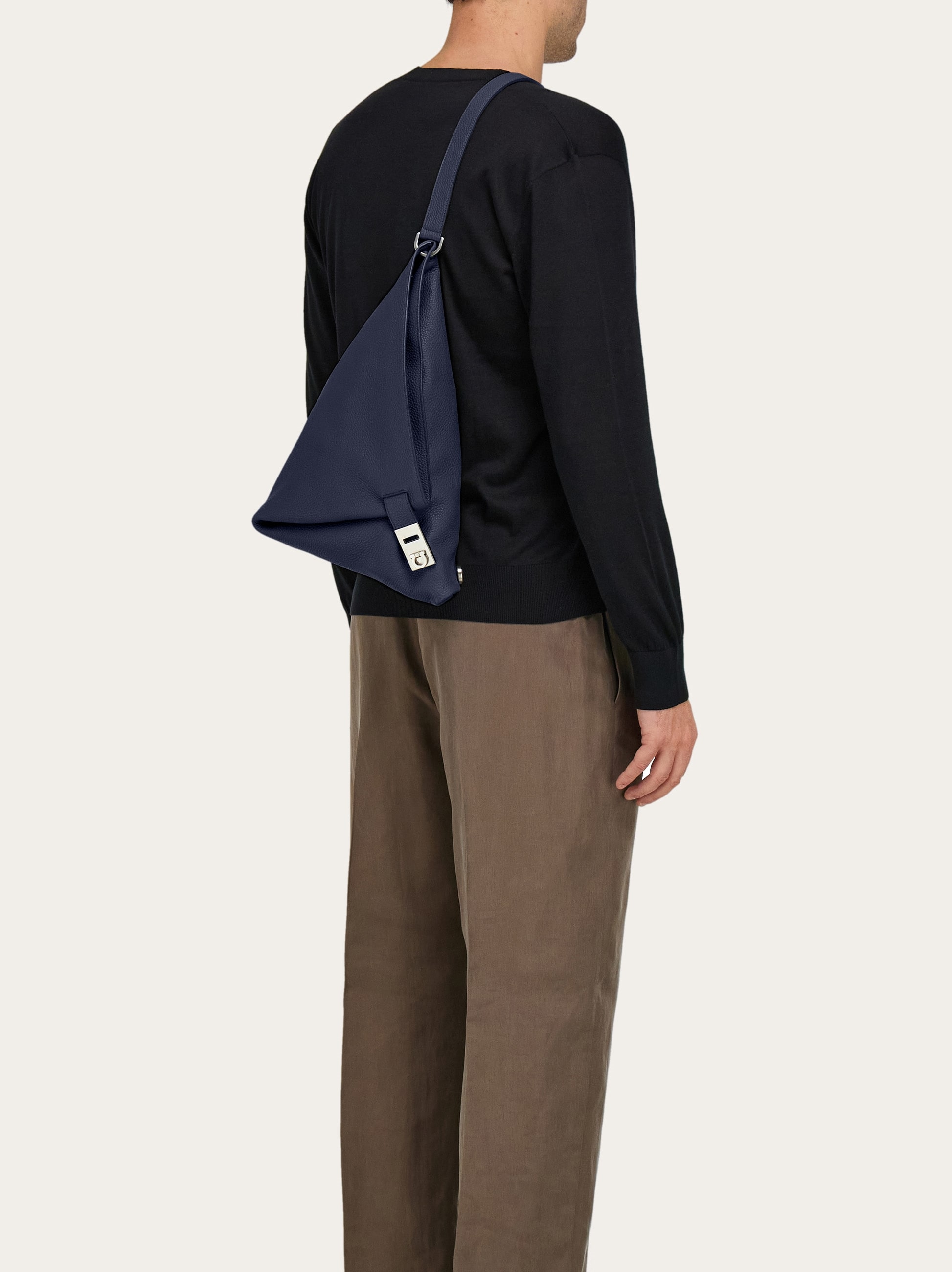 日本限定商品】ショルダーバッグ - メンズ | Ferragamo