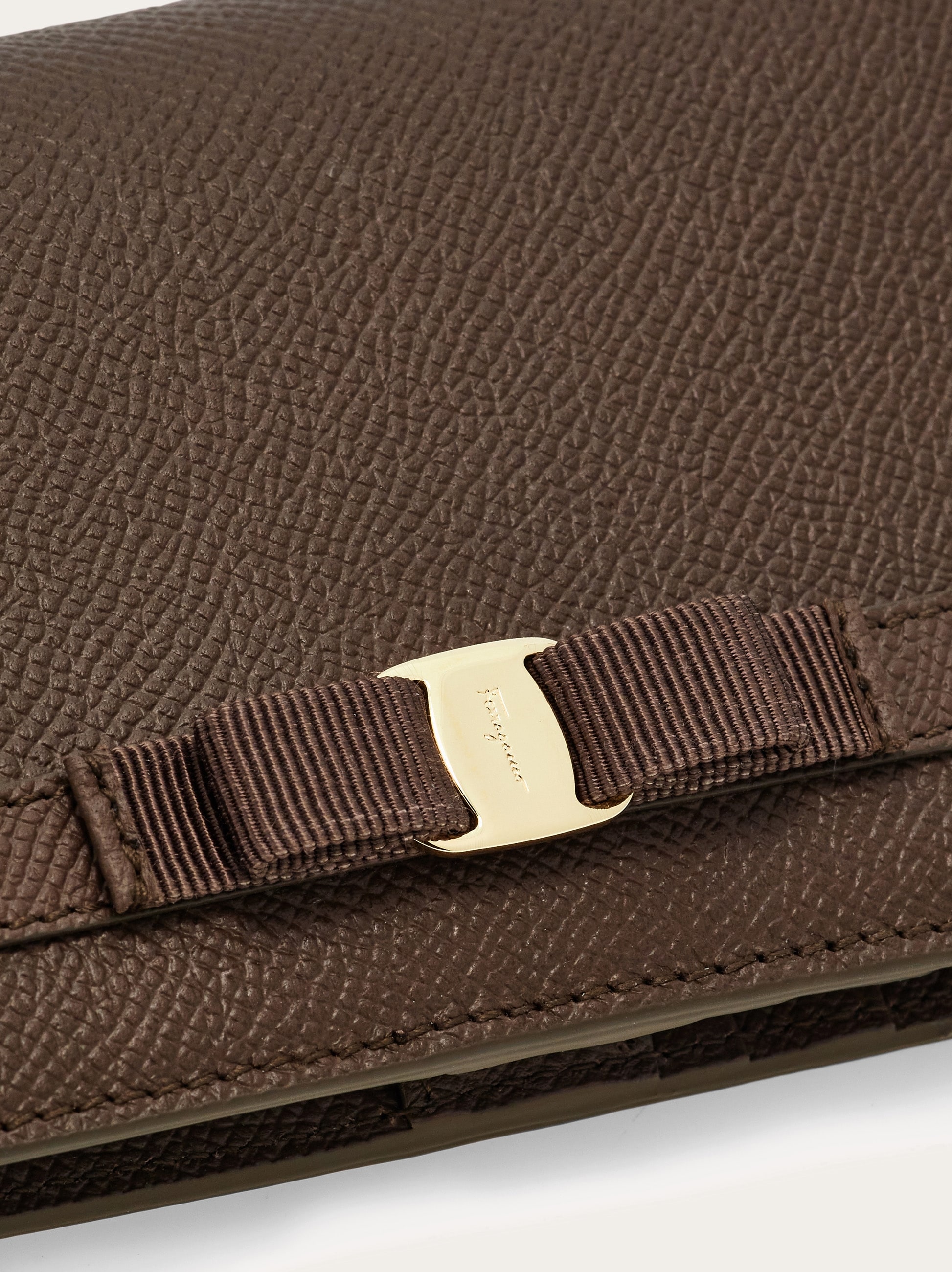 日本限定商品】ヴァラ リボン ウォレット - ウィメンズ | Ferragamo