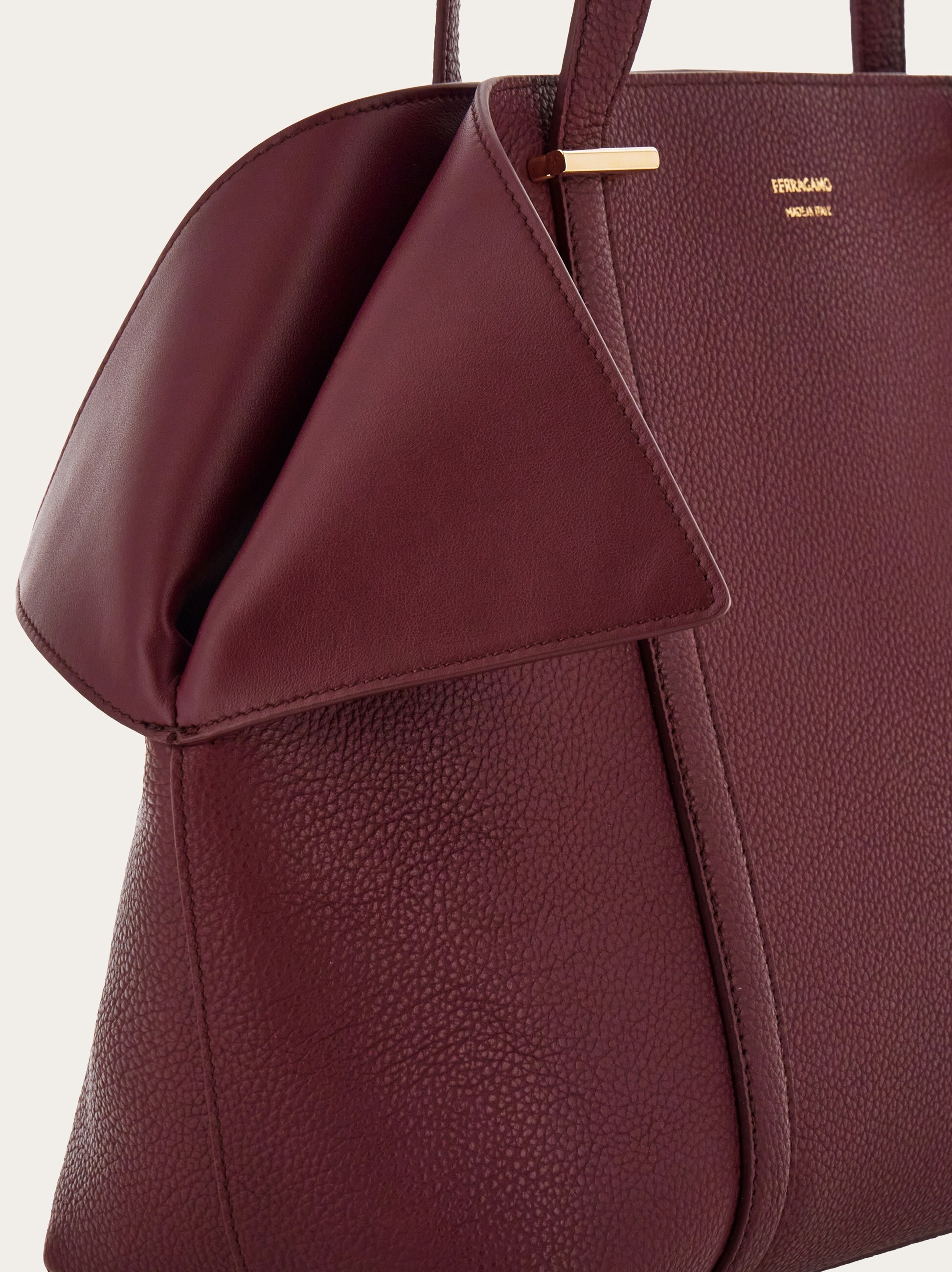 〔美品〕フェラガモ　トートバック トートバッグ(M) - ウィメンズ | Ferragamo