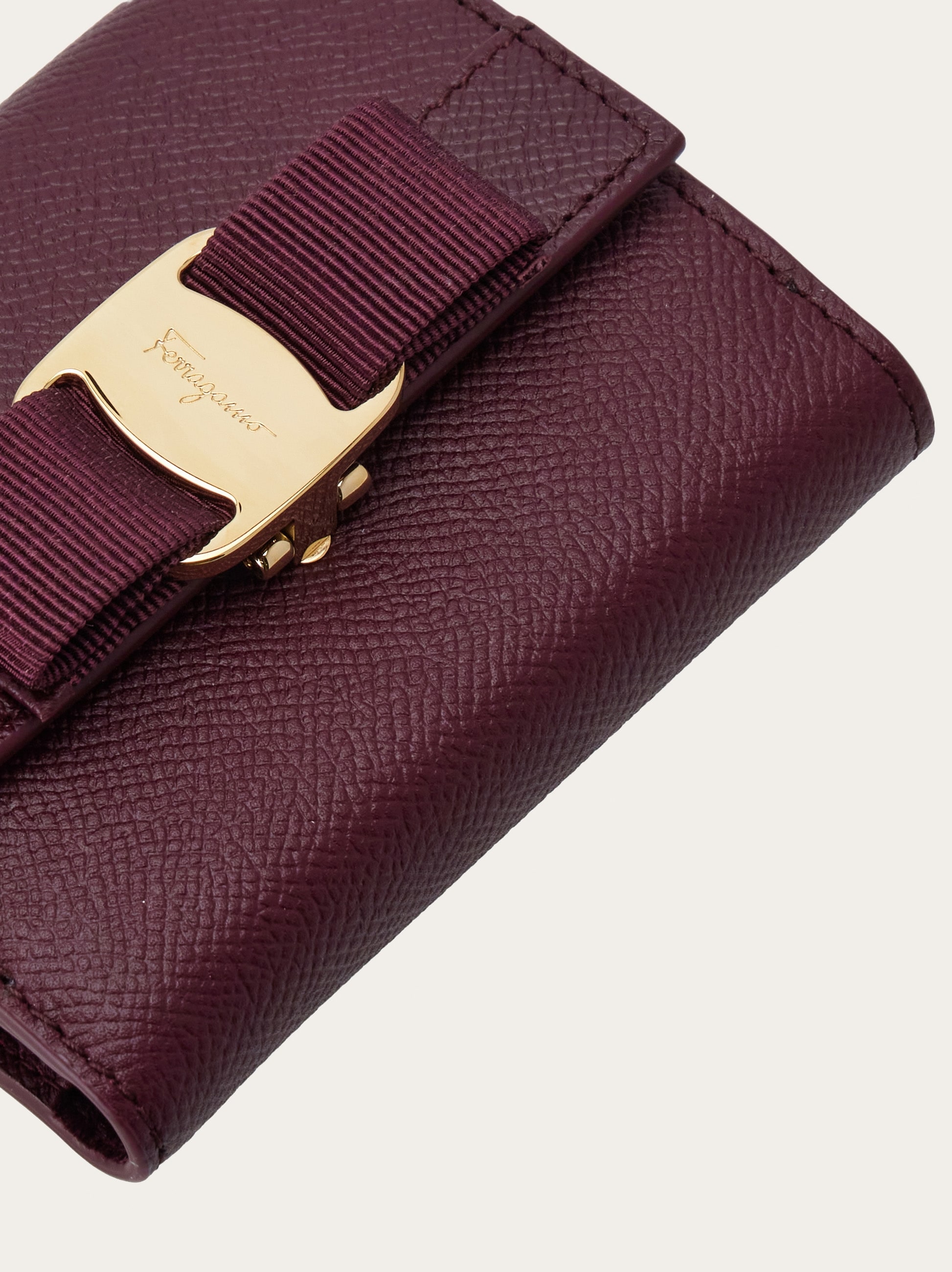 ヴァラ リボン 二つ折り財布 - ウィメンズ | Ferragamo