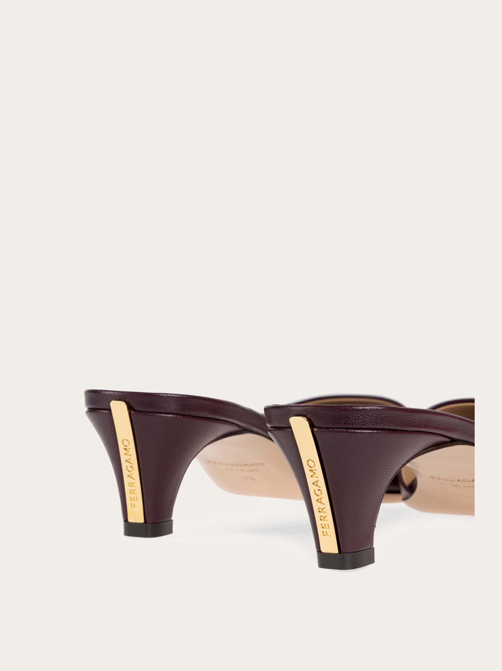 Low heeled slide - Women | Ferragamo