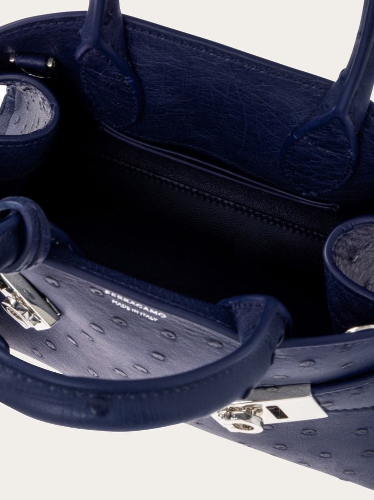 Hug handbag (XS) Gallery image 5