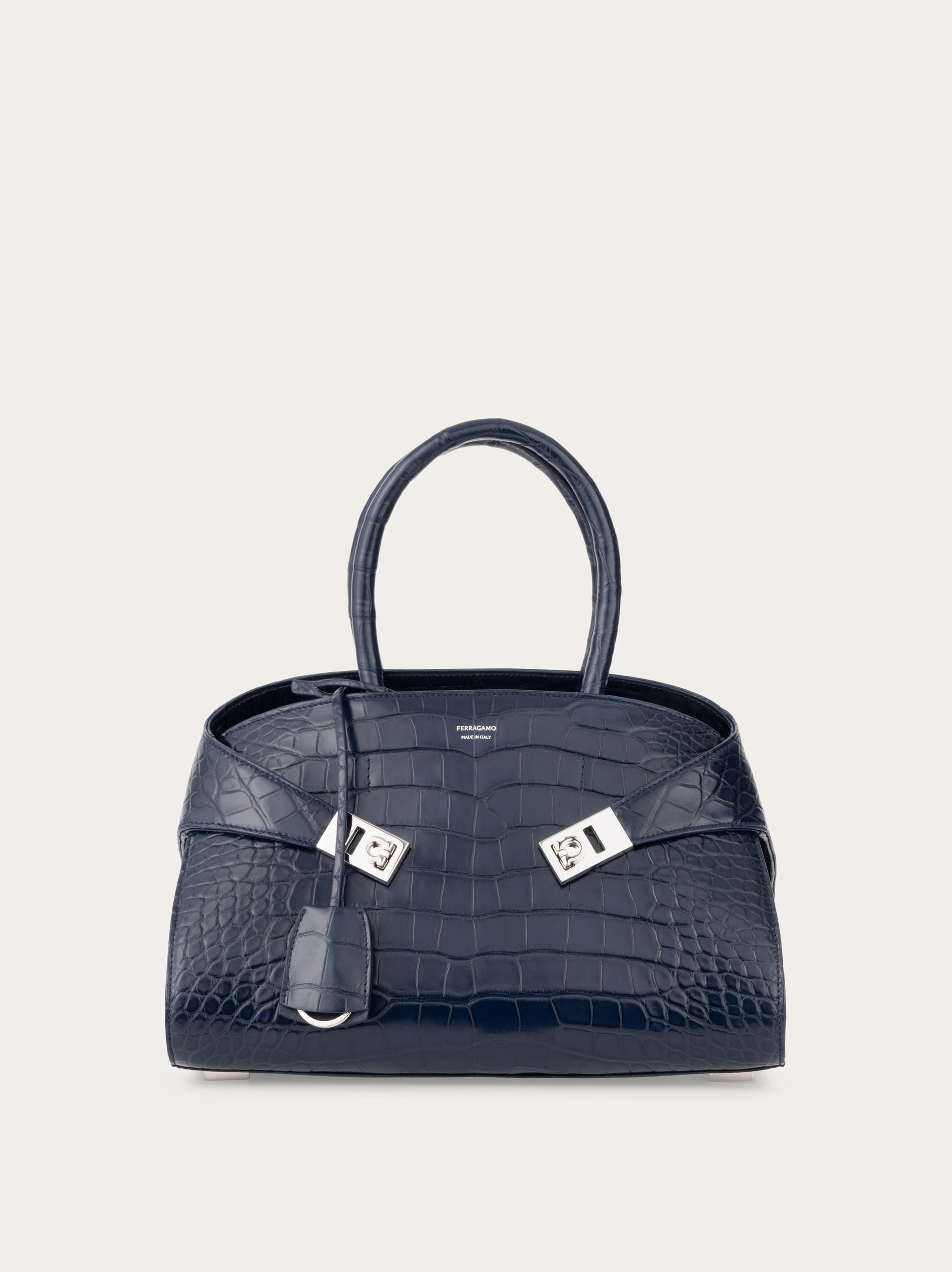 Hug handbag (M) - Women | Ferragamo