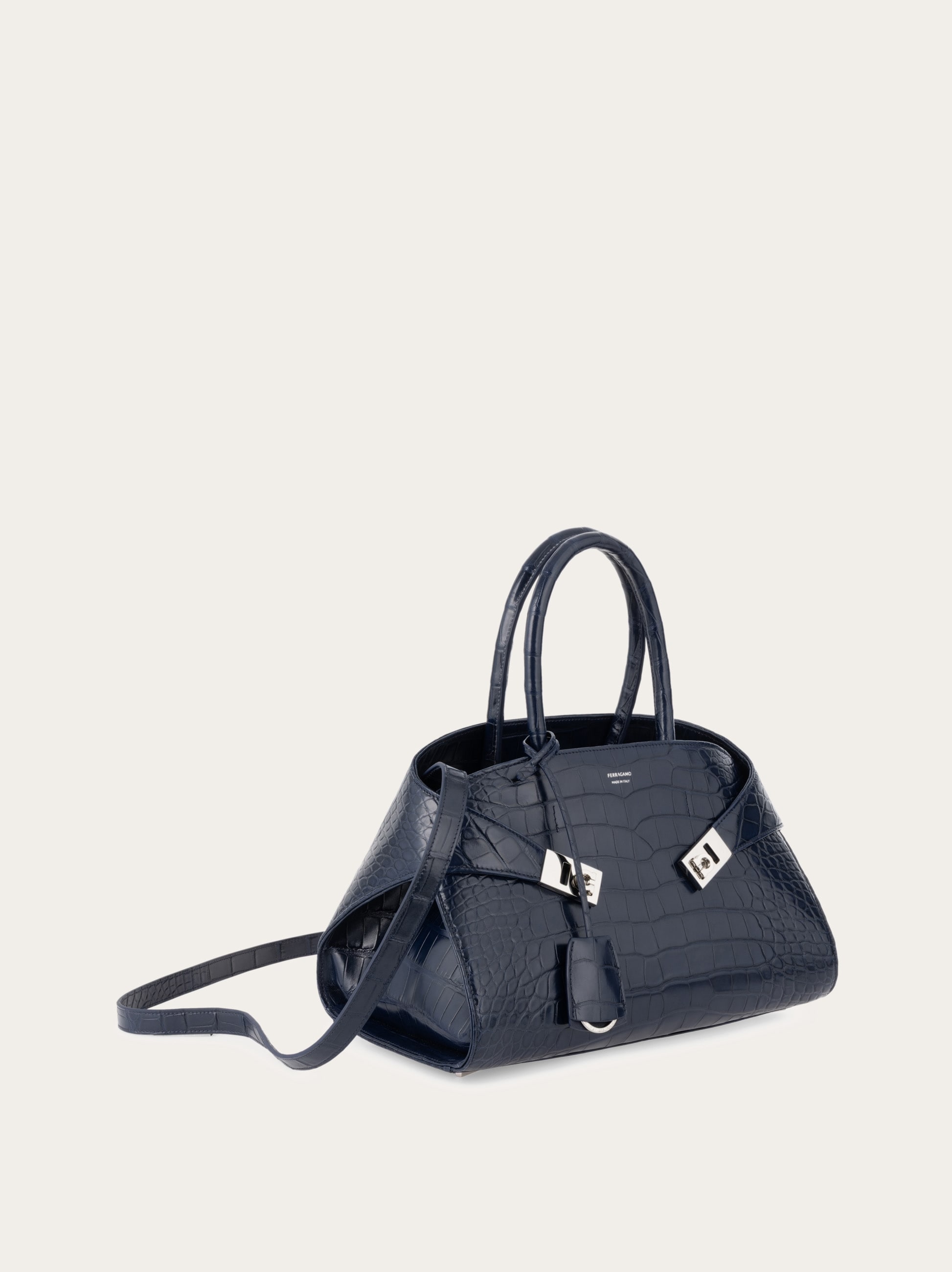 Hug handbag (M) - Women | Ferragamo