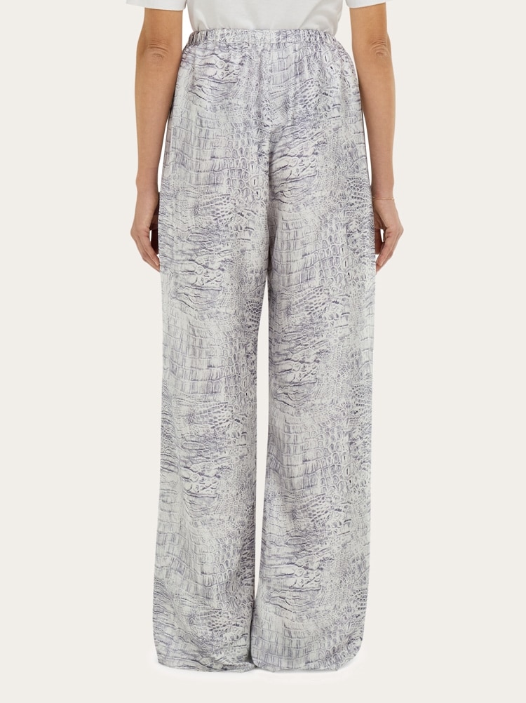 Pantalones fluidos Gallery image 3