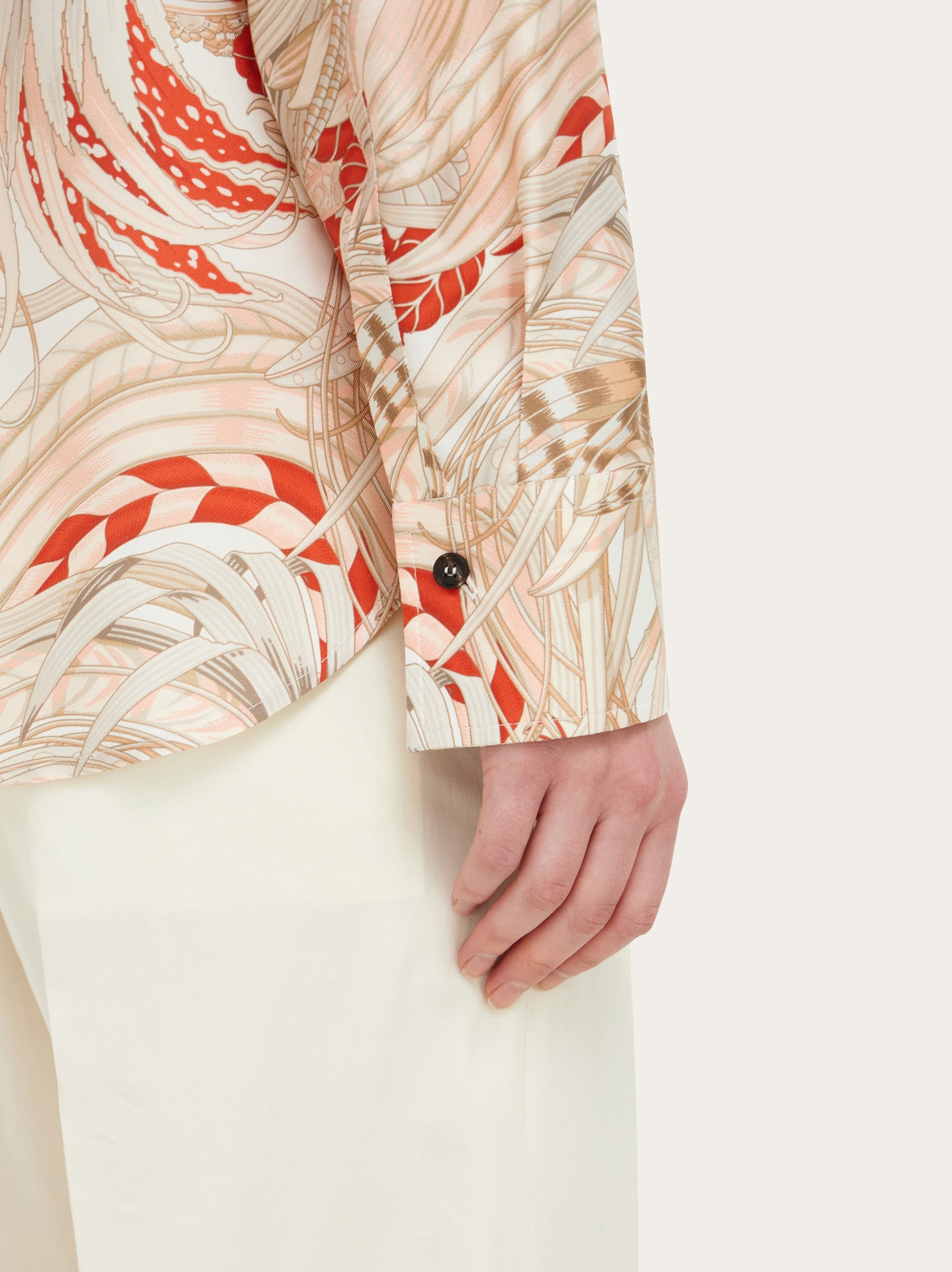 美品✨ サルヴァトーレフェラガモ 花柄 シルク ブラウス 半袖 サイズS