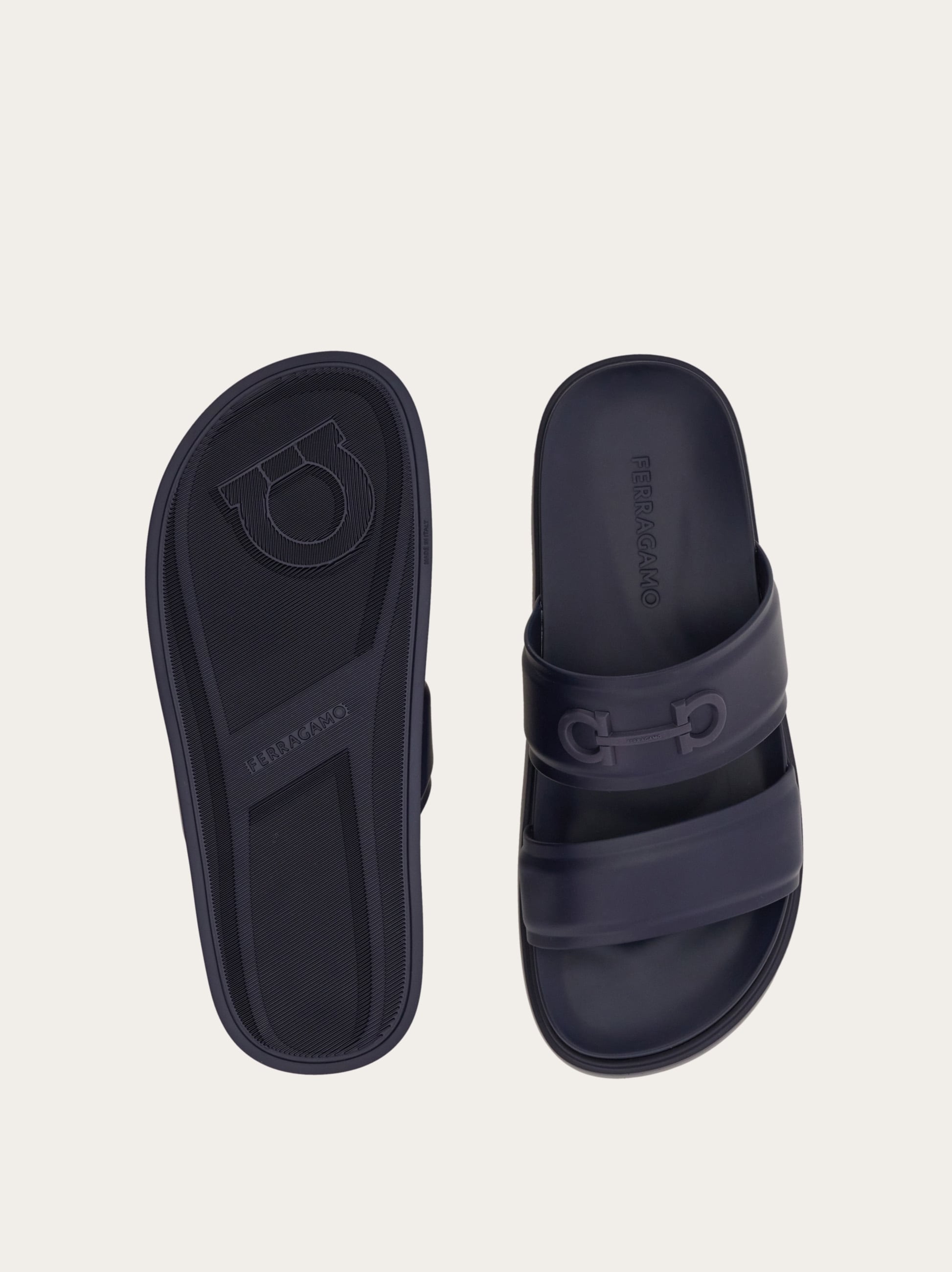 う*ど様 Salvatore Ferragamo サンダル Gancini ornament slide - Men | Ferragamo