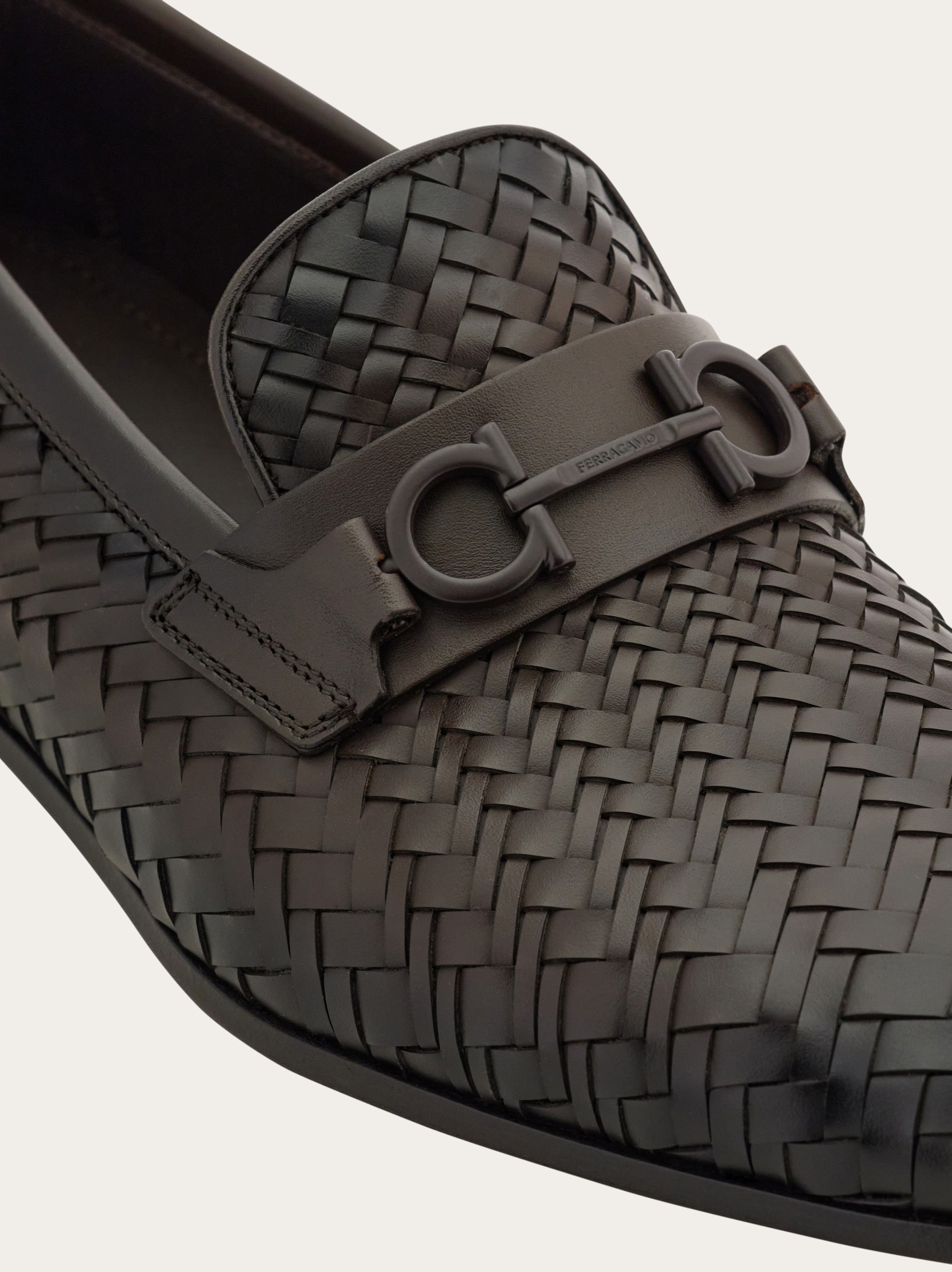 イタリア製OLD FERRAGAMO Moccasin with braid Gancini ornament - Men | Ferragamo