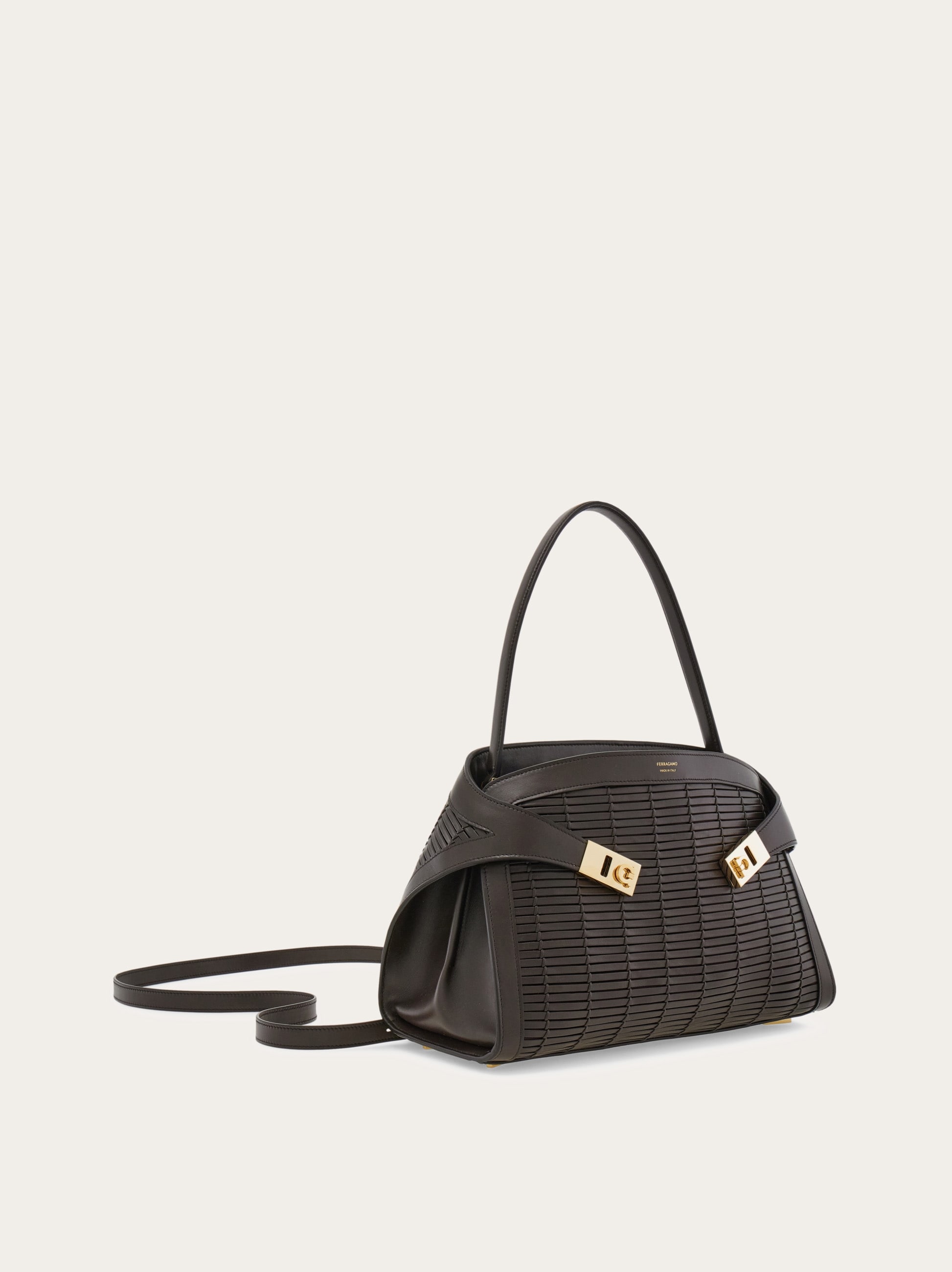 Hug ワンショルダーバッグ(M) - ウィメンズ | Ferragamo