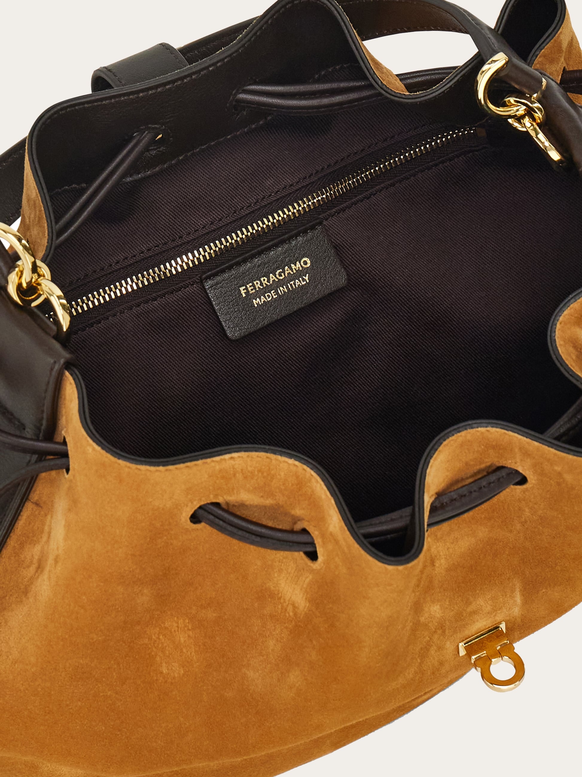 Hug バックル ドローストリングバッグ - ウィメンズ | Ferragamo