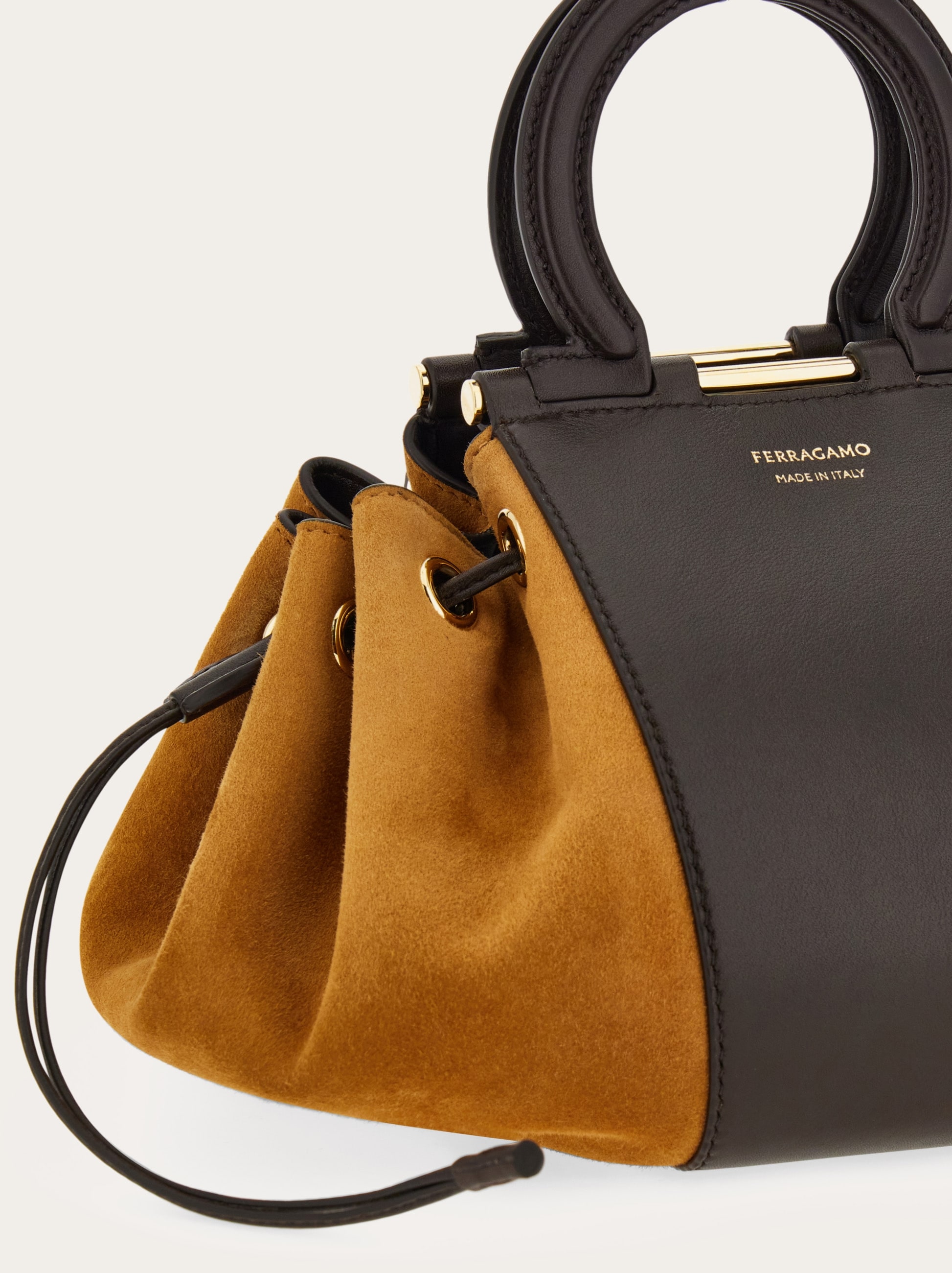 新品 フェラガモ スト―ル ベ−ジュ− ガンチ−ニ ガンチーニ ハンドバッグ - ウィメンズ | Ferragamo