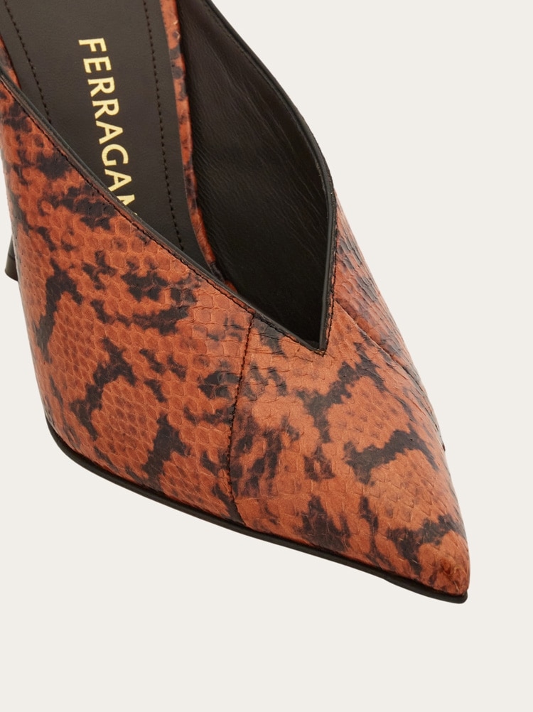 S-shaped heel mule Gallery image 6