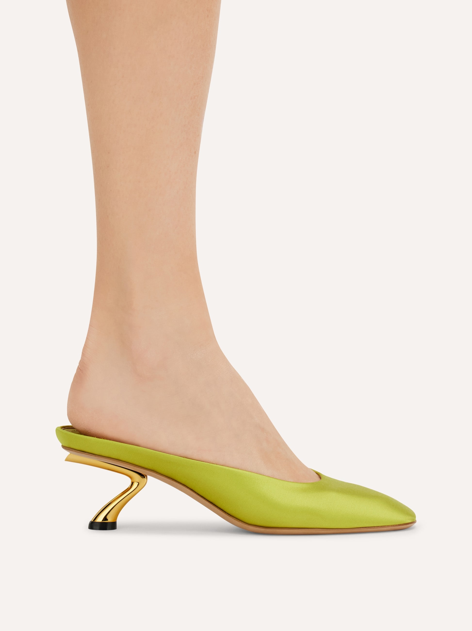 FERRAGAMO フェラガモ　ヒールサンダル ミュール S-shaped heel mule - Women | Ferragamo
