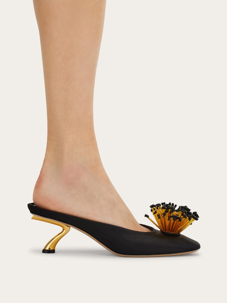 조각적인 형태의 힐 뮬 Gallery image 4