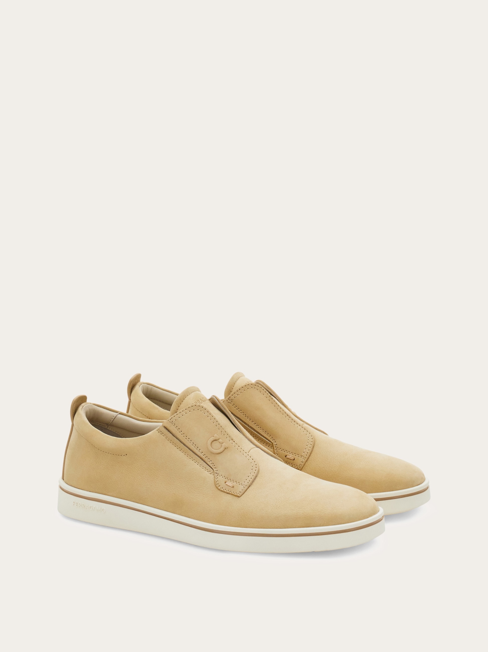 Salvatore Ferragamo ベージュ スニーカー Slip on sneaker - Men | Ferragamo