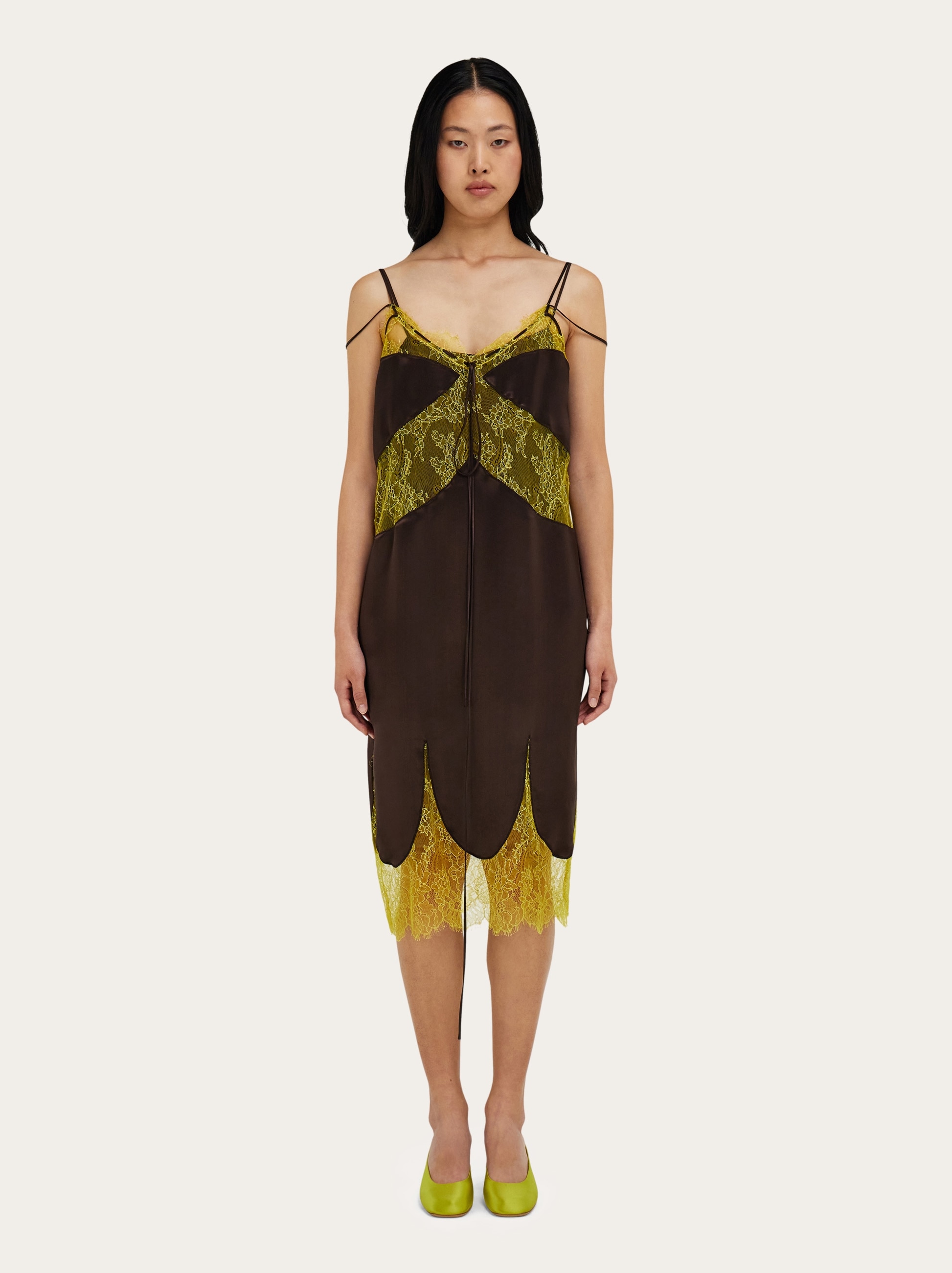 【Salvatore Ferragamo】デザインキャミソール Satin and lace slip dress - Women | Ferragamo