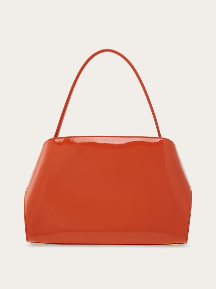 Hug soft shoulder bag (M) Gallery image 3