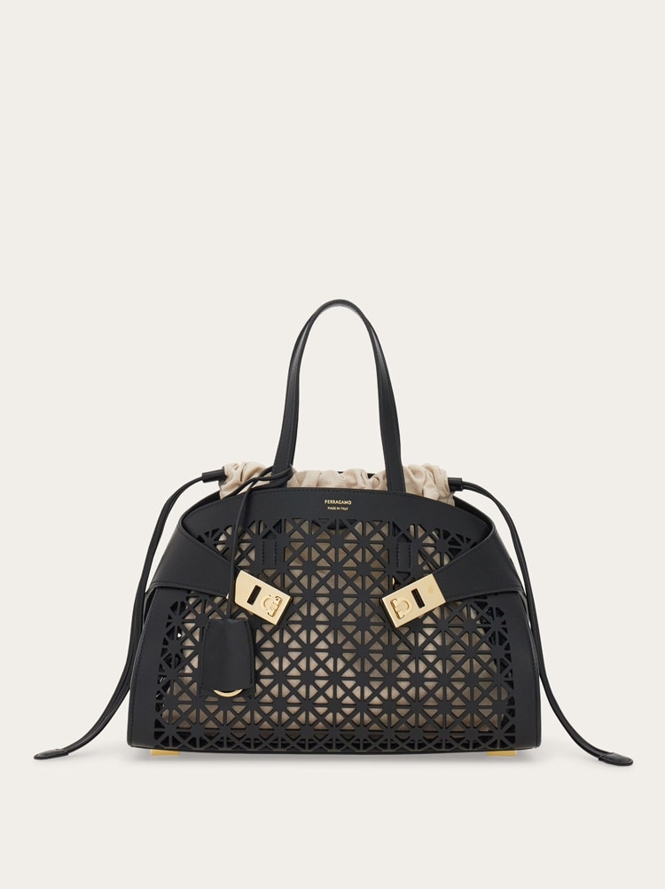 Hug handbag (M) Gallery image 1