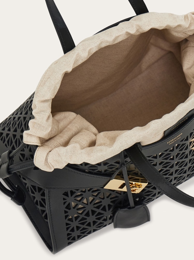 Hug handbag (M) Gallery image 6