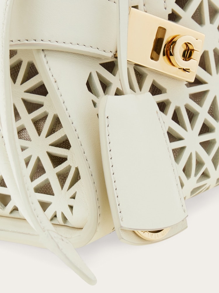 Hug Handtasche (S) Gallery image 8