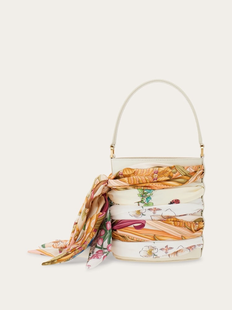 Mini sac seau avec foulard et Gancini Gallery image 4