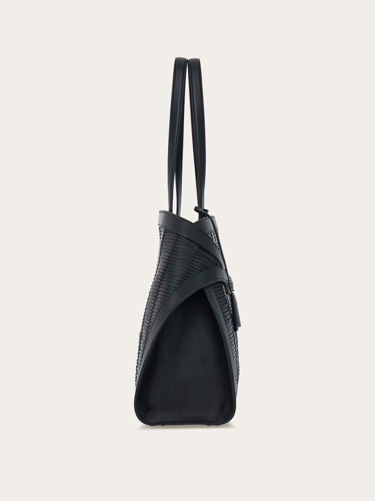 Hug shoulder bag Gallery image 2