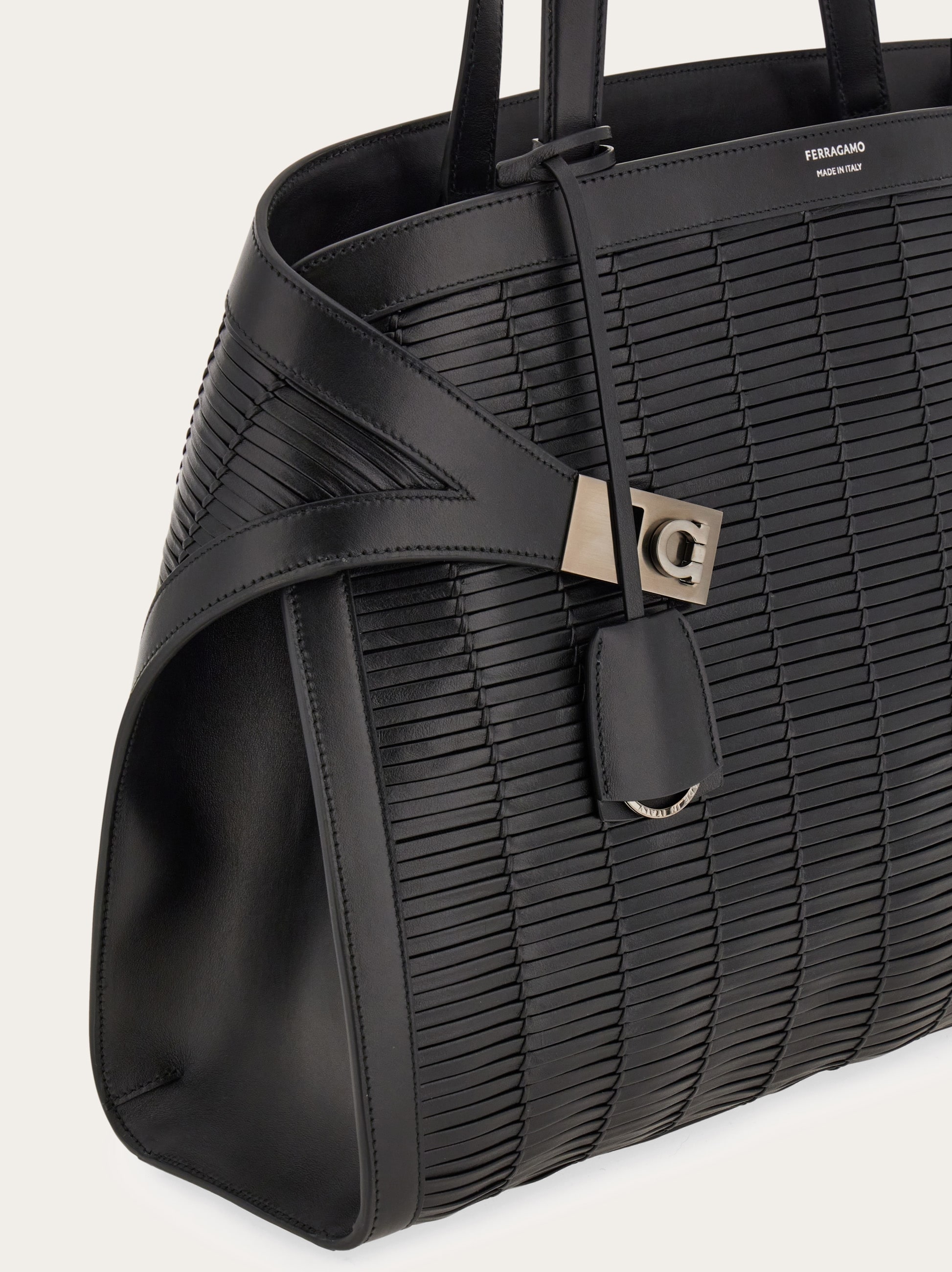 Hug shoulder bag - Men | Ferragamo