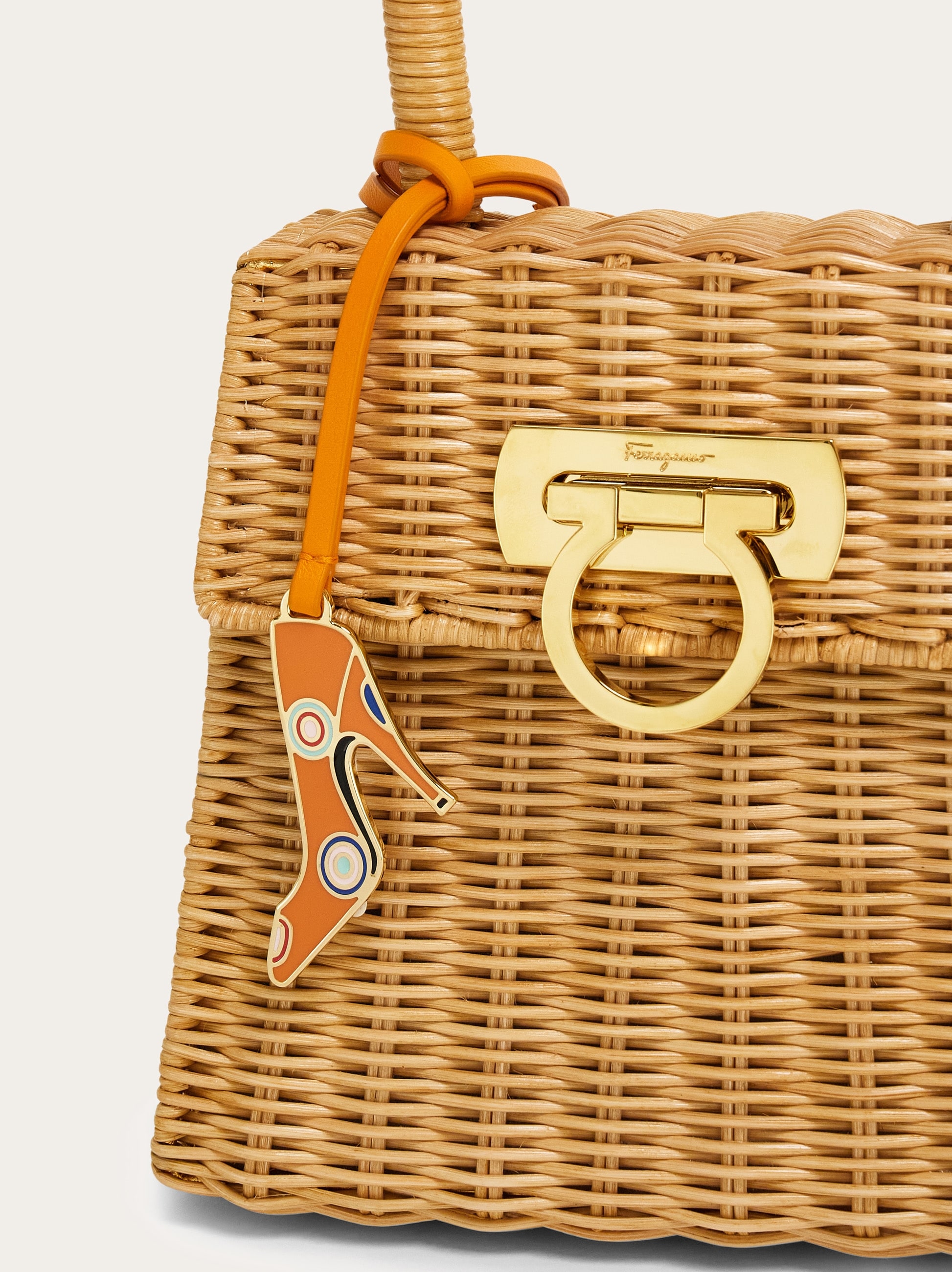 クリエイション チャーム - ウィメンズ | Ferragamo