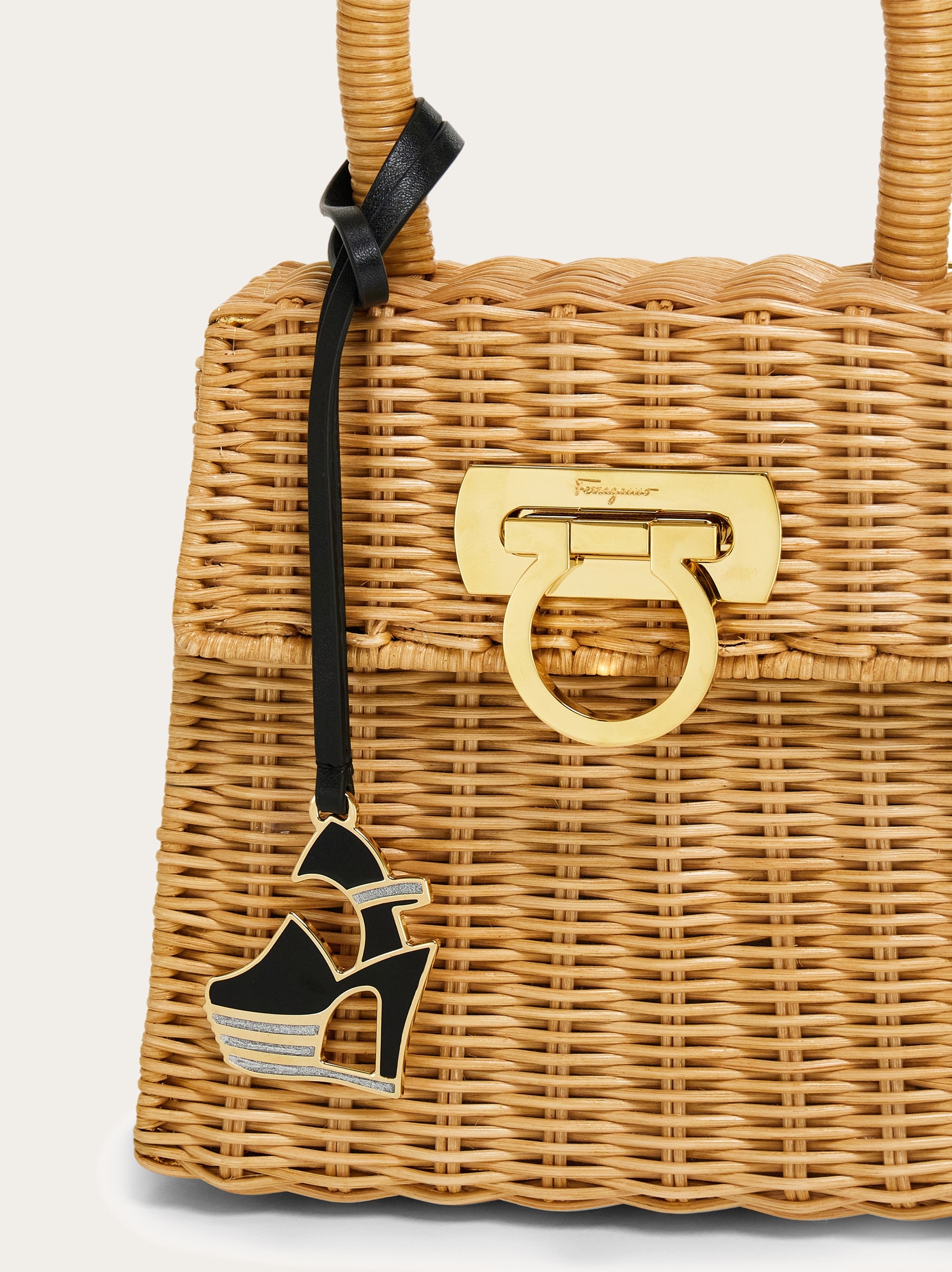 クリエイション チャーム - ウィメンズ | Ferragamo