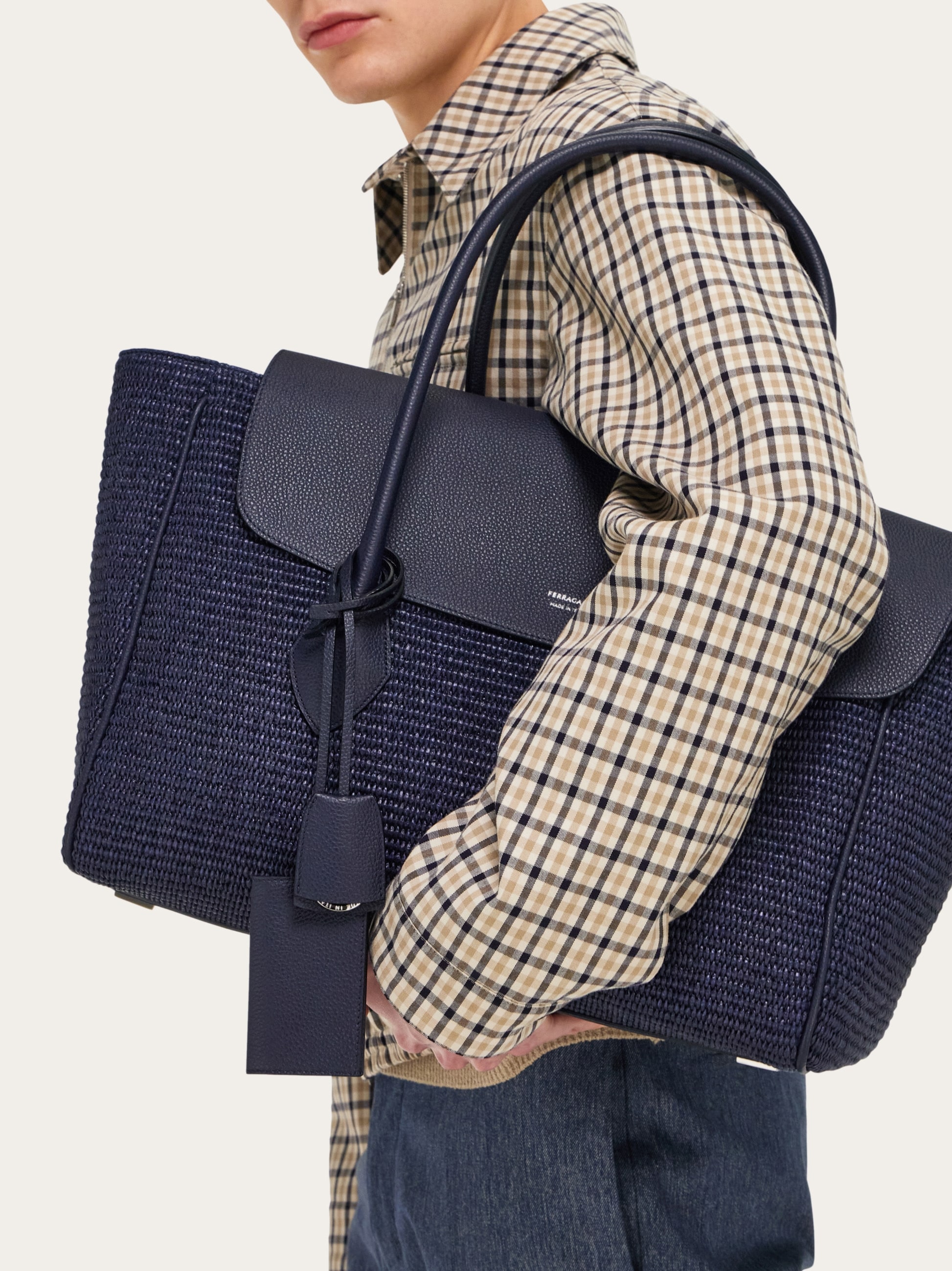 イーストウエスト トートバッグ - メンズ | Ferragamo