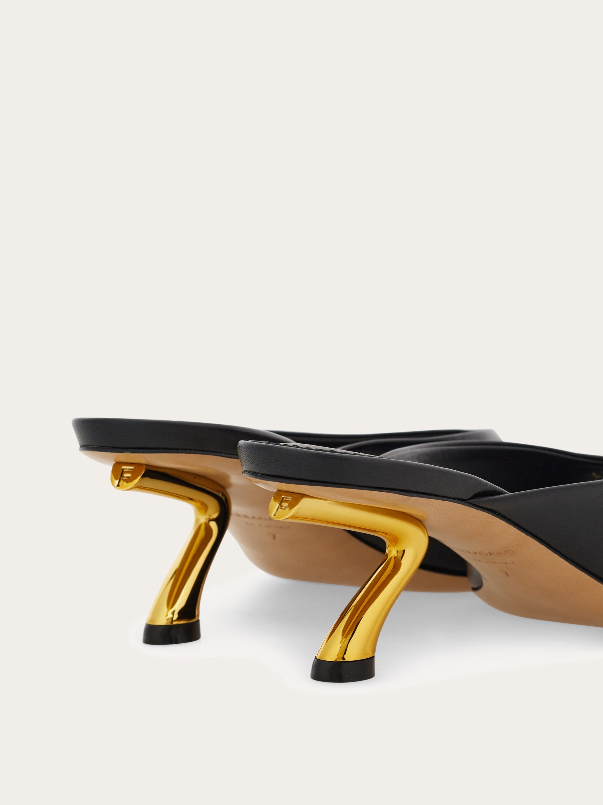 S-shaped heel slide - Women | Ferragamo