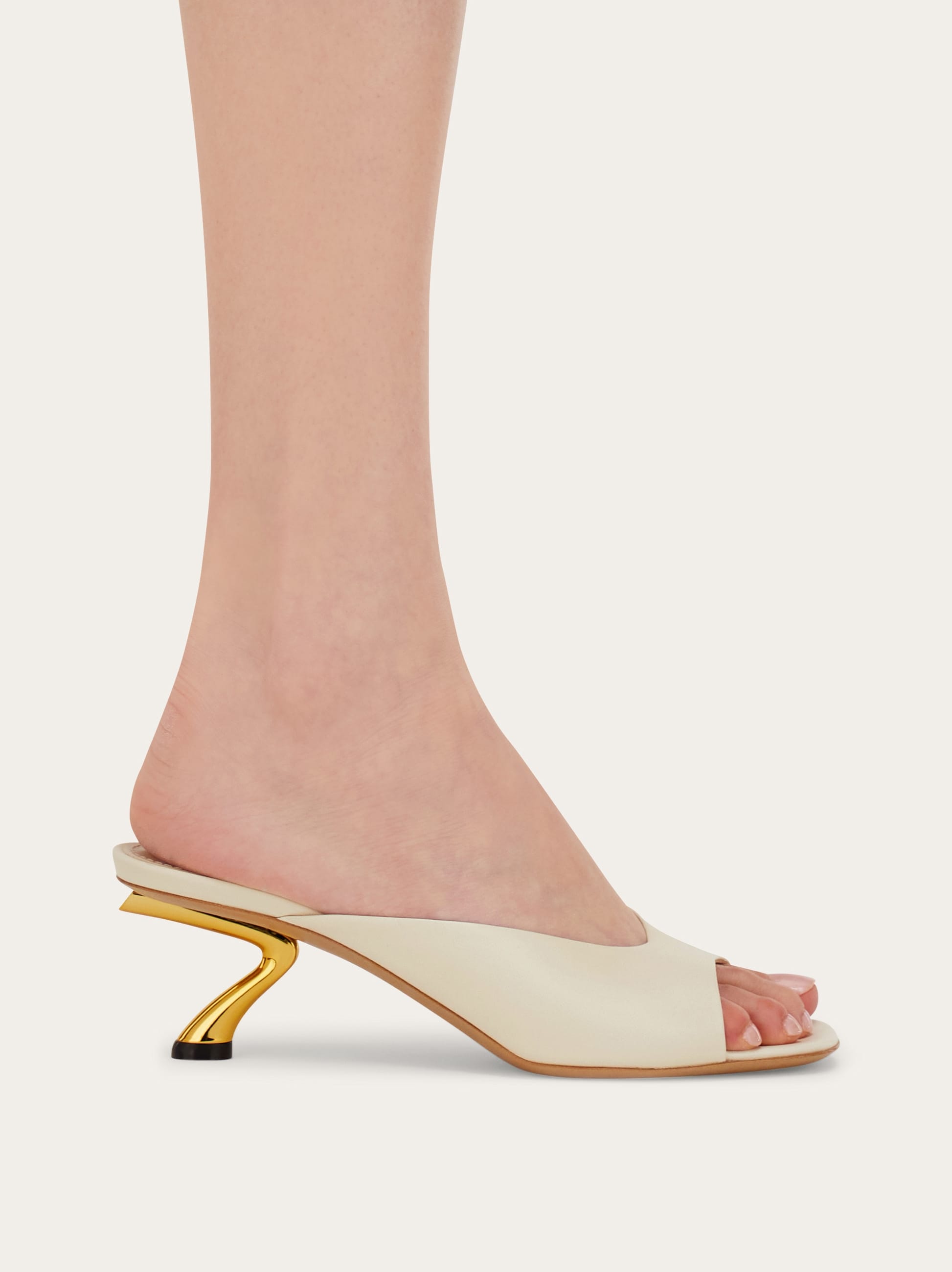 S-shaped heel slide - Women | Ferragamo