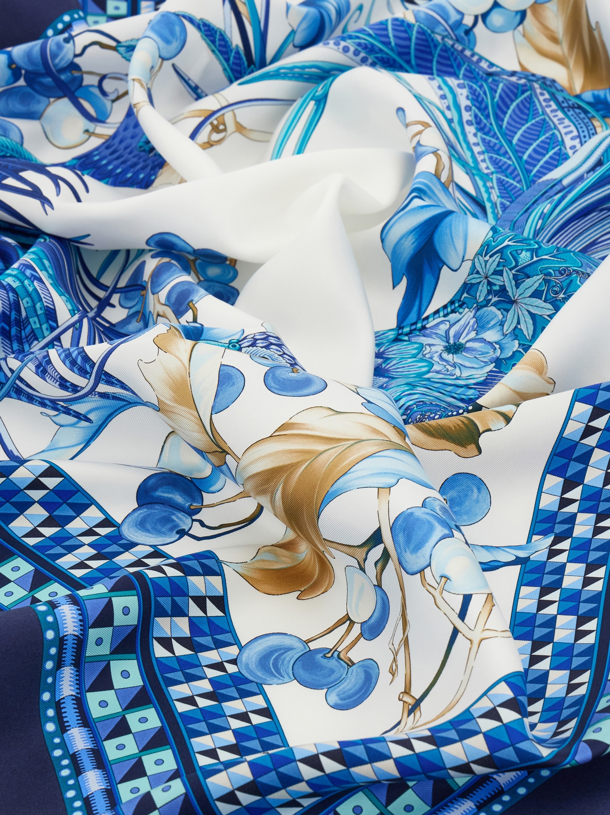 【あおむし様用】Salvatore Ferragamo GARDA QT Animals print silk scarf - Women | Ferragamo