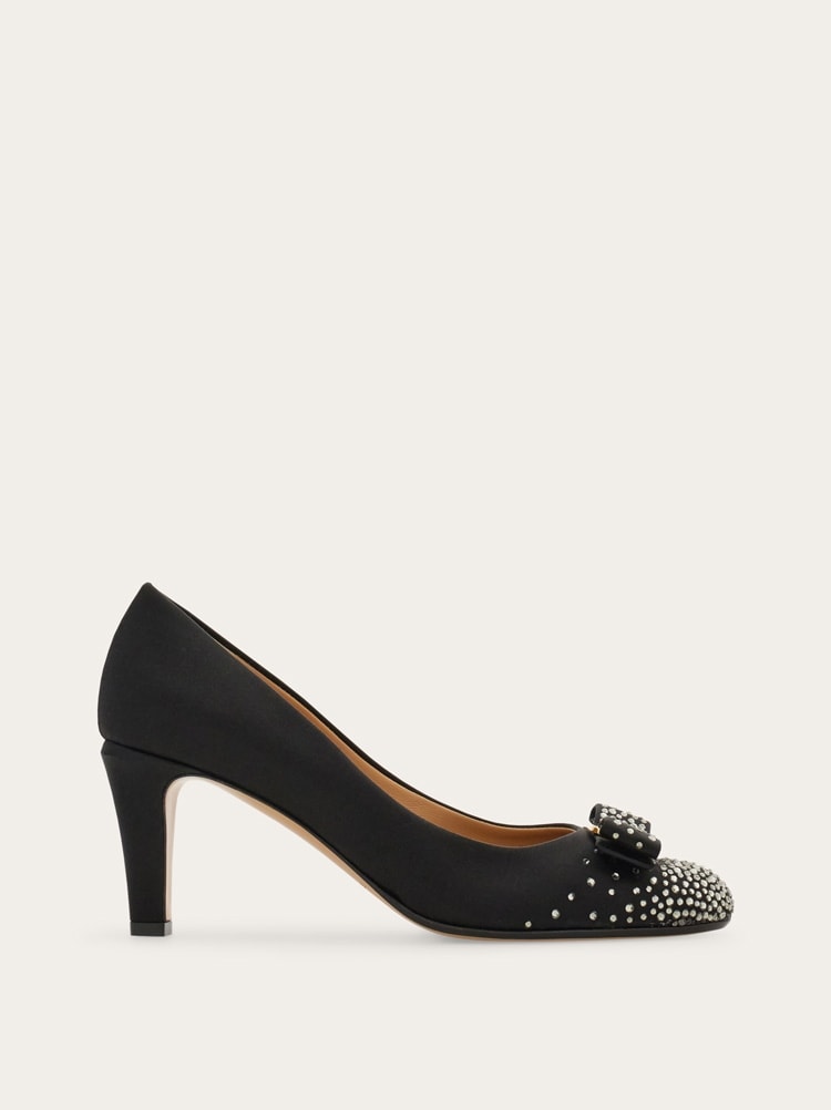 Vara bow pump with crystals Gallery image 1