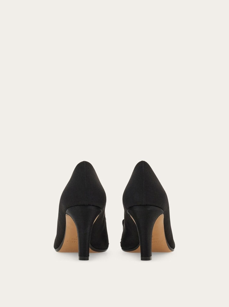 Vara bow pump with crystals Gallery image 5