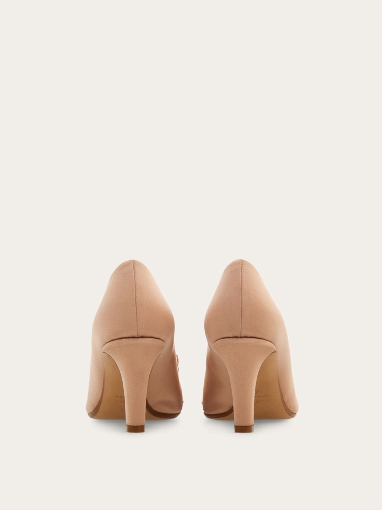 Vara bow pump with crystals Gallery image 4