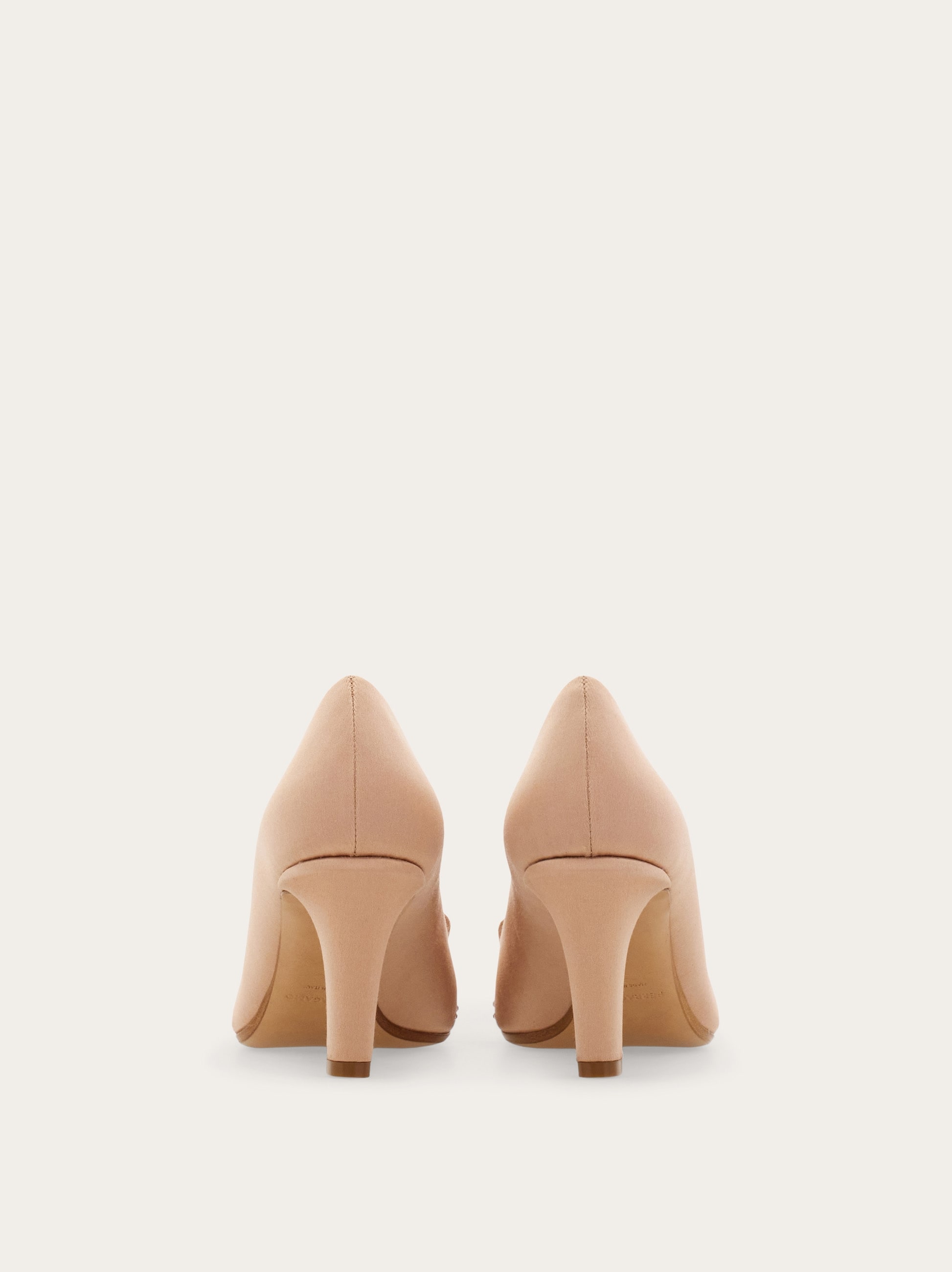 Vara bow pump with crystals - Women | Ferragamo
