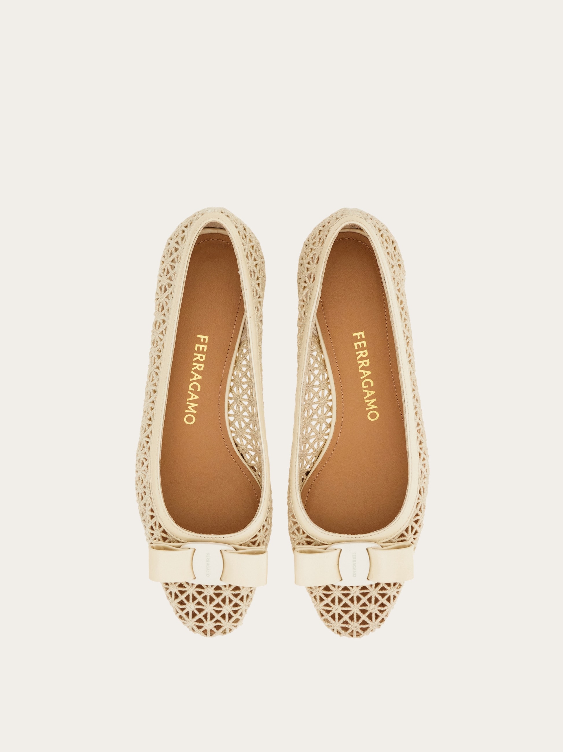 ヴァラ リボン パンプス - ウィメンズ | Ferragamo