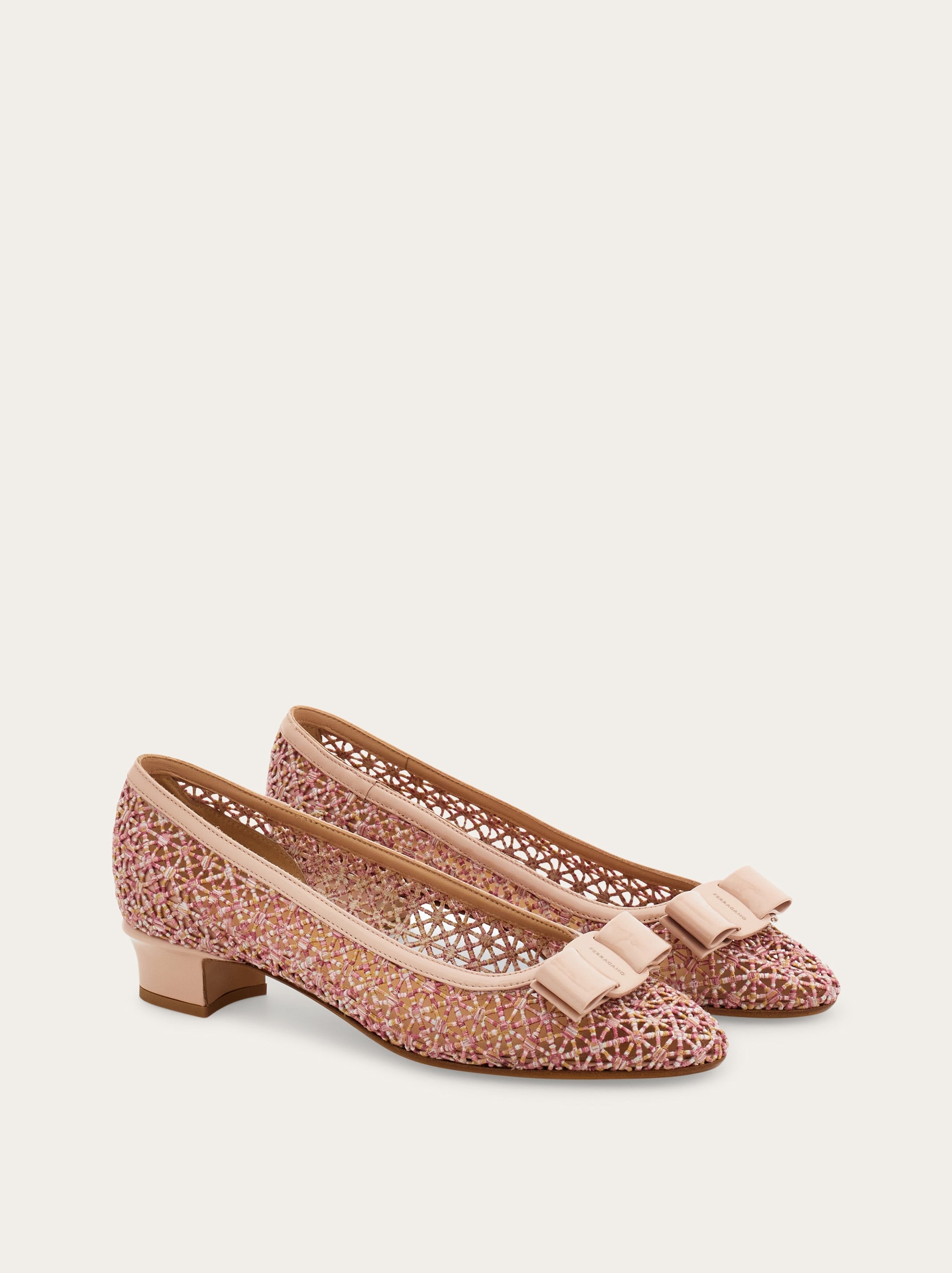 ヴァラ リボン パンプス - ウィメンズ | Ferragamo