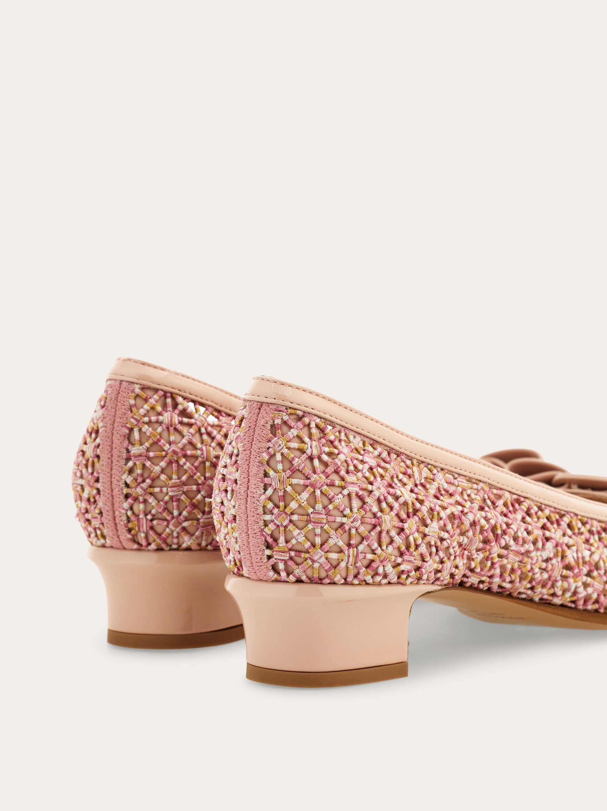 ヴァラ リボン パンプス - ウィメンズ | Ferragamo
