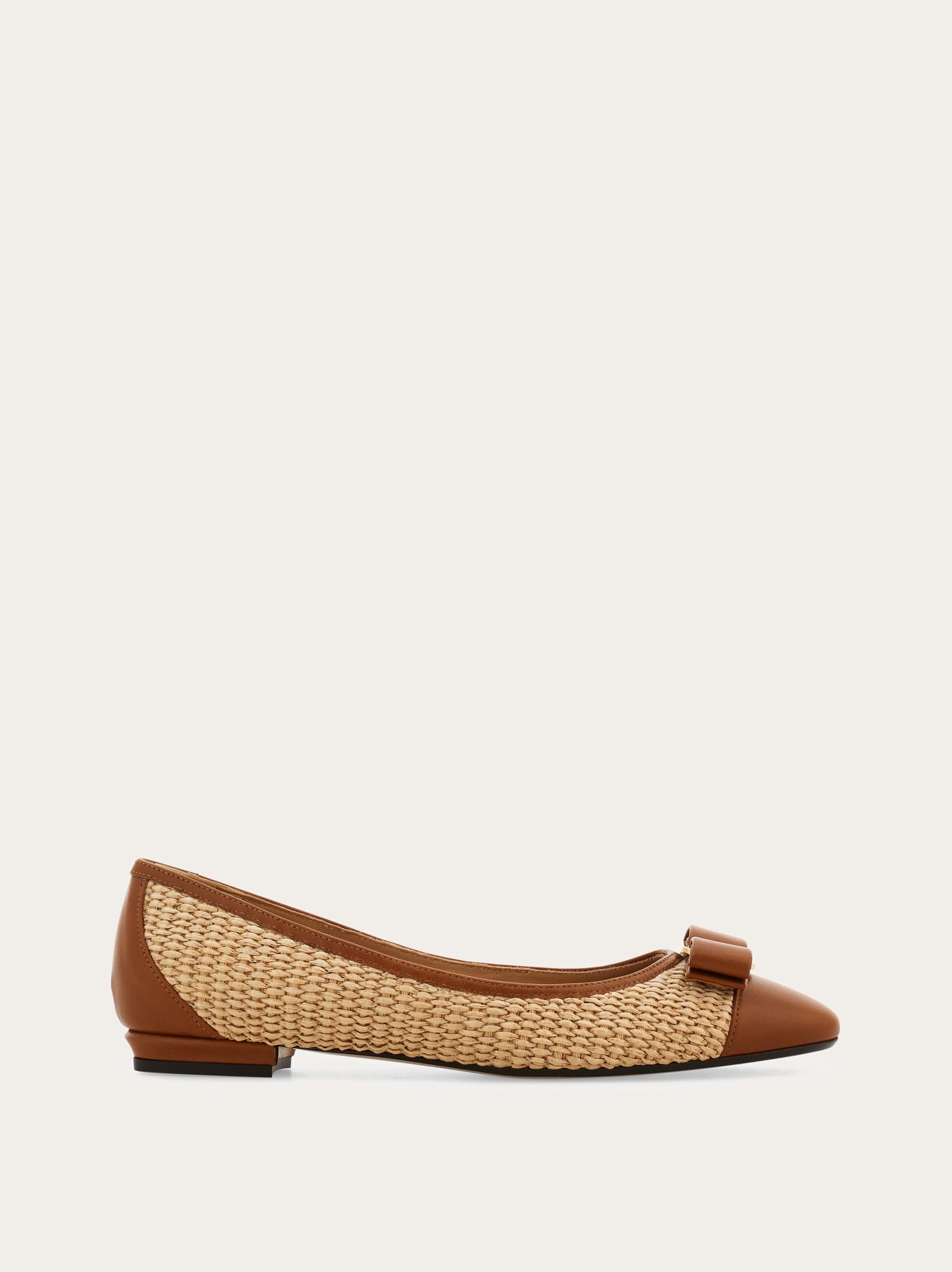 Salvatore Ferragamo ベロア　ヴァリナ FERRAGAMO/フェラガモ_Women通販 | ヴァリナ 【送料無料】 | 三越