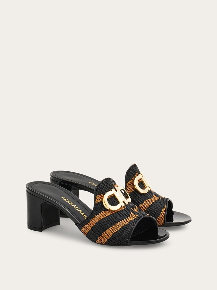 Gancini ornament mid-heel Slide Gallery image 2