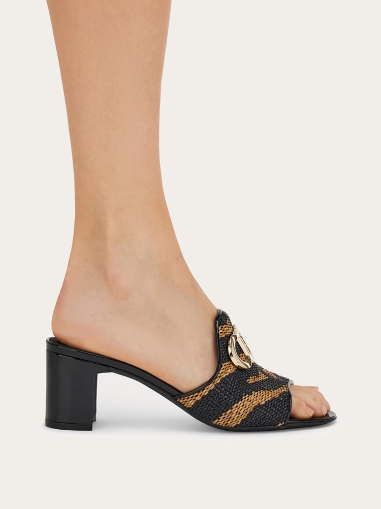 Gancini ornament mid-heel Slide Gallery image 4