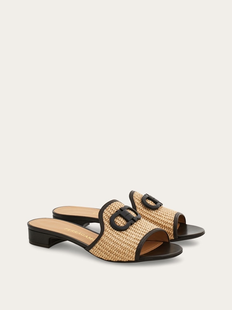 Slide ornement Gancini talon bas Gallery image 2