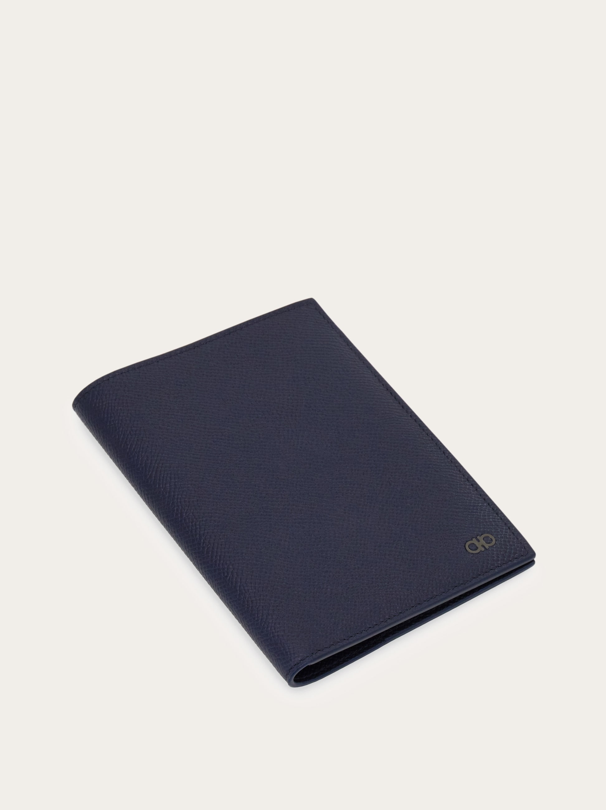 Gancini Passport holder - Men | Ferragamo